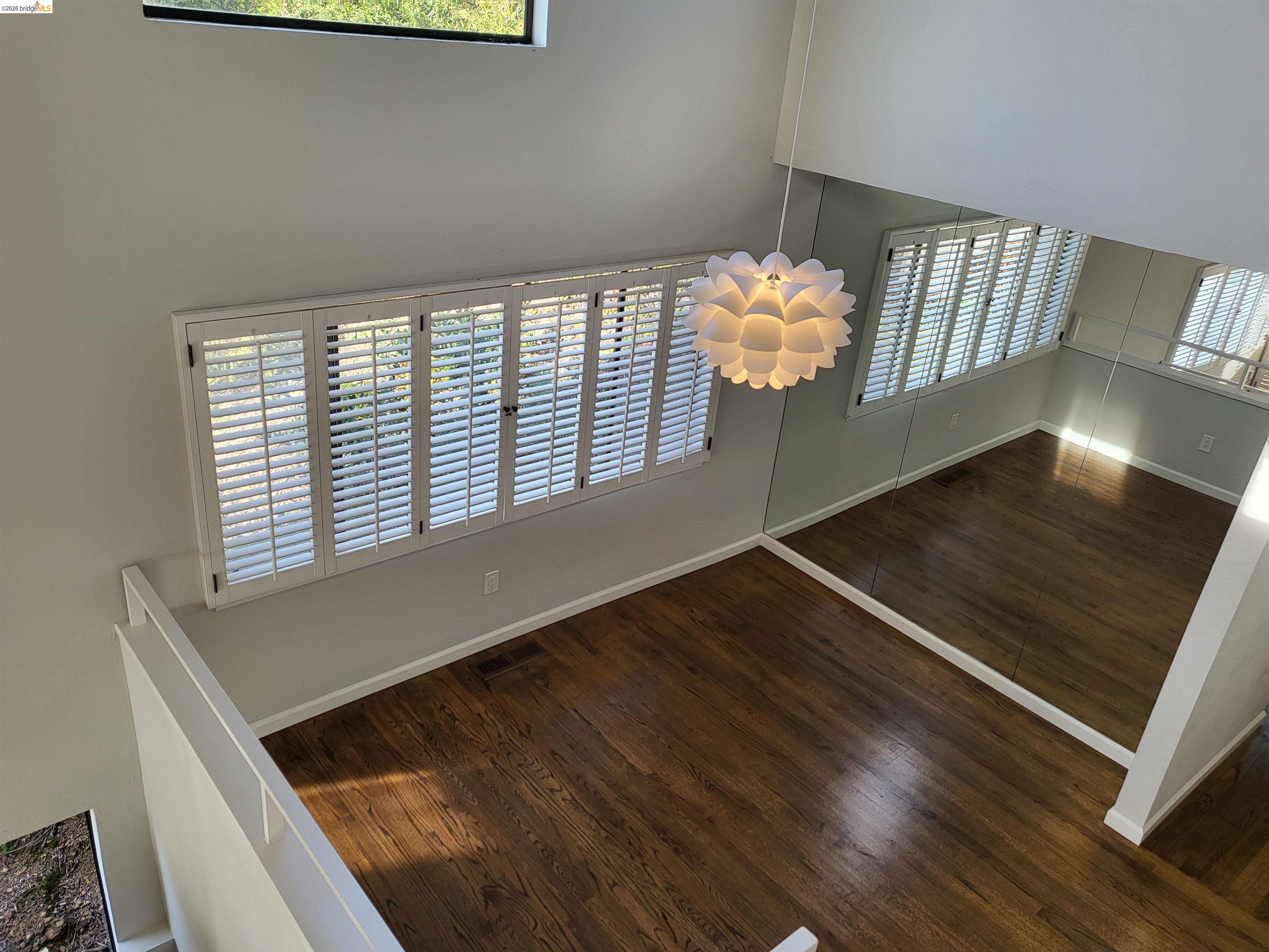 Detail Gallery Image 12 of 33 For 10 Sereno Cir, Oakland,  CA 94619 - 2 Beds | 2 Baths