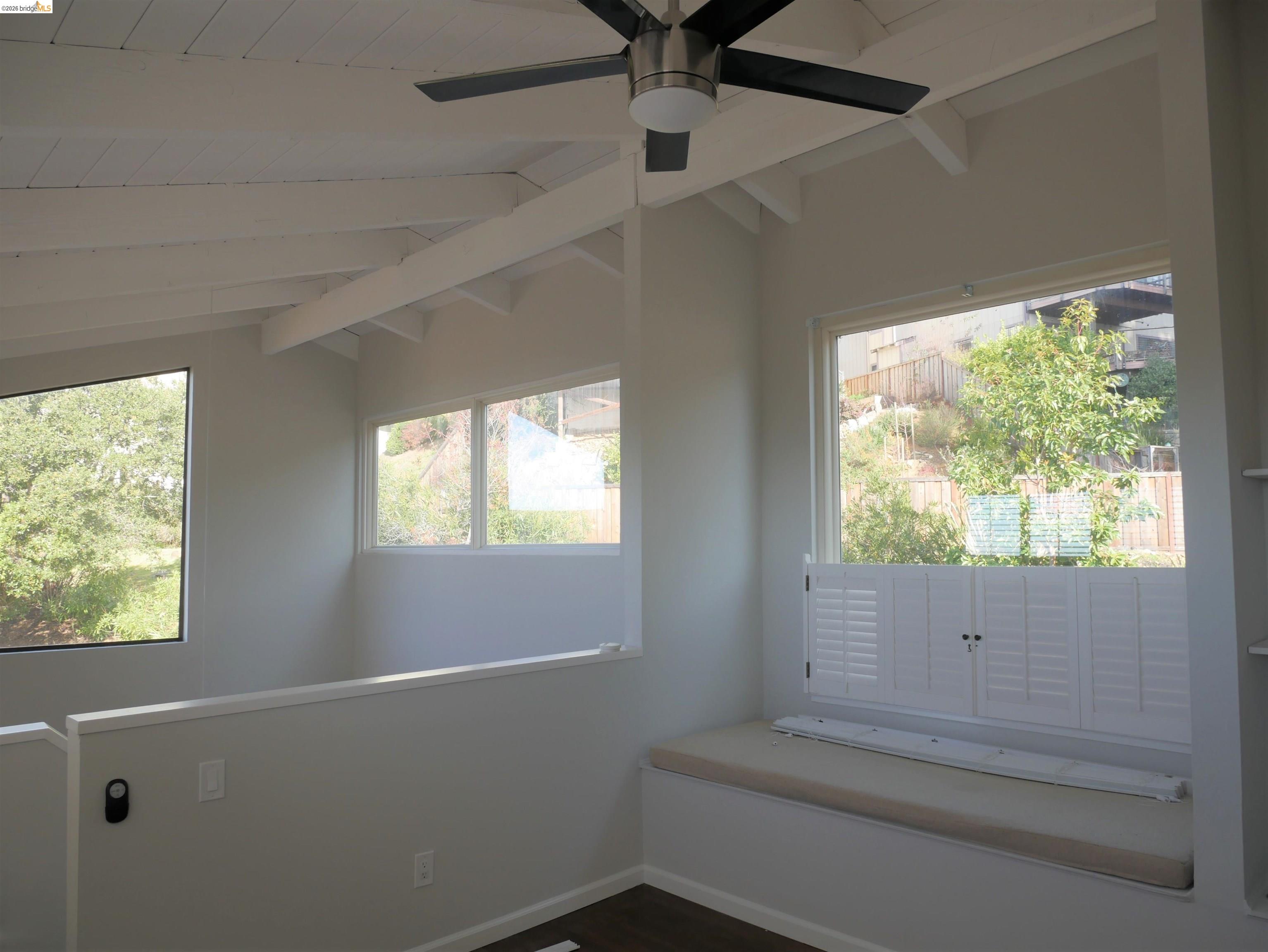 Detail Gallery Image 13 of 33 For 10 Sereno Cir, Oakland,  CA 94619 - 2 Beds | 2 Baths