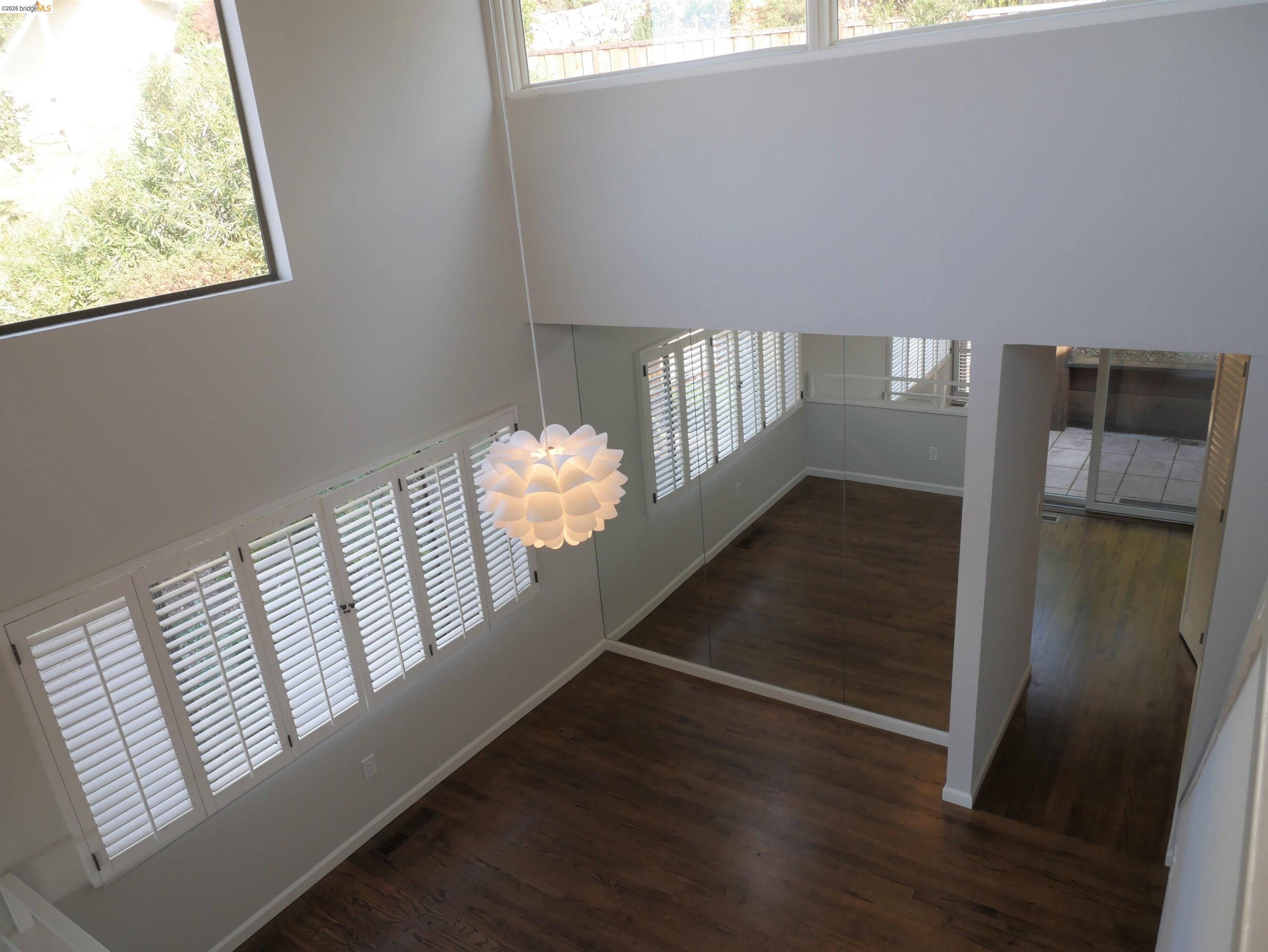 Detail Gallery Image 17 of 33 For 10 Sereno Cir, Oakland,  CA 94619 - 2 Beds | 2 Baths