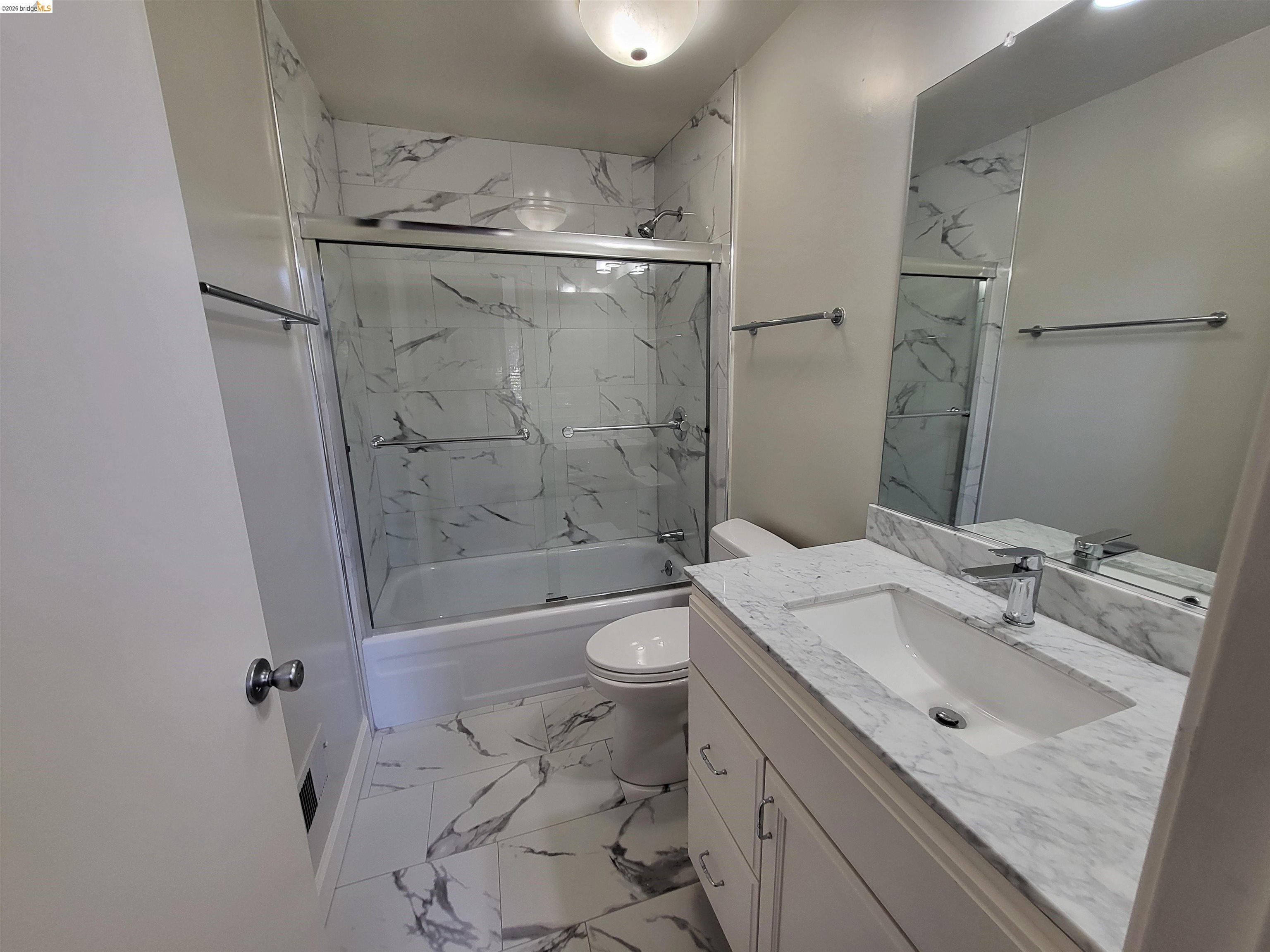 Detail Gallery Image 29 of 33 For 10 Sereno Cir, Oakland,  CA 94619 - 2 Beds | 2 Baths