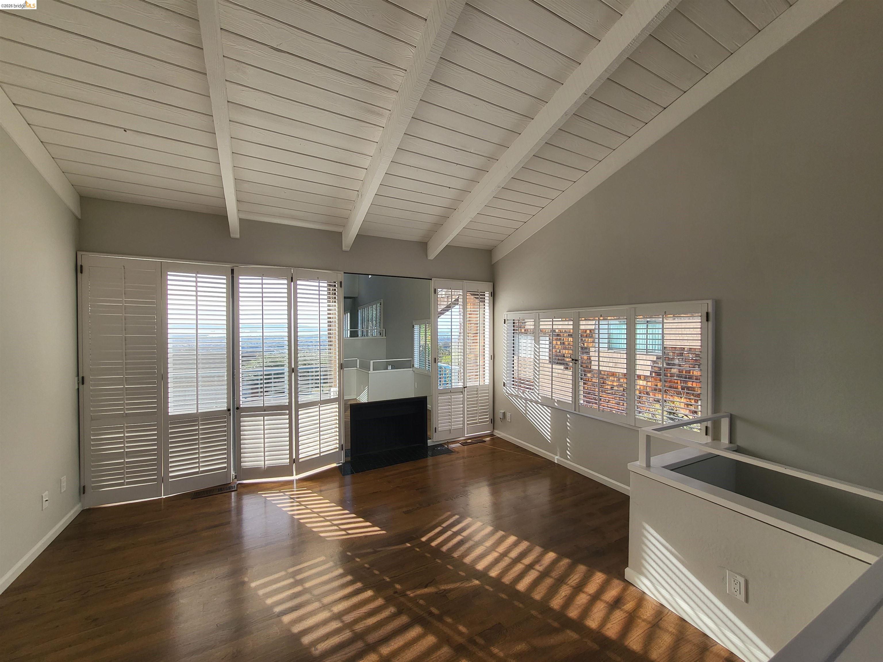 Detail Gallery Image 5 of 33 For 10 Sereno Cir, Oakland,  CA 94619 - 2 Beds | 2 Baths