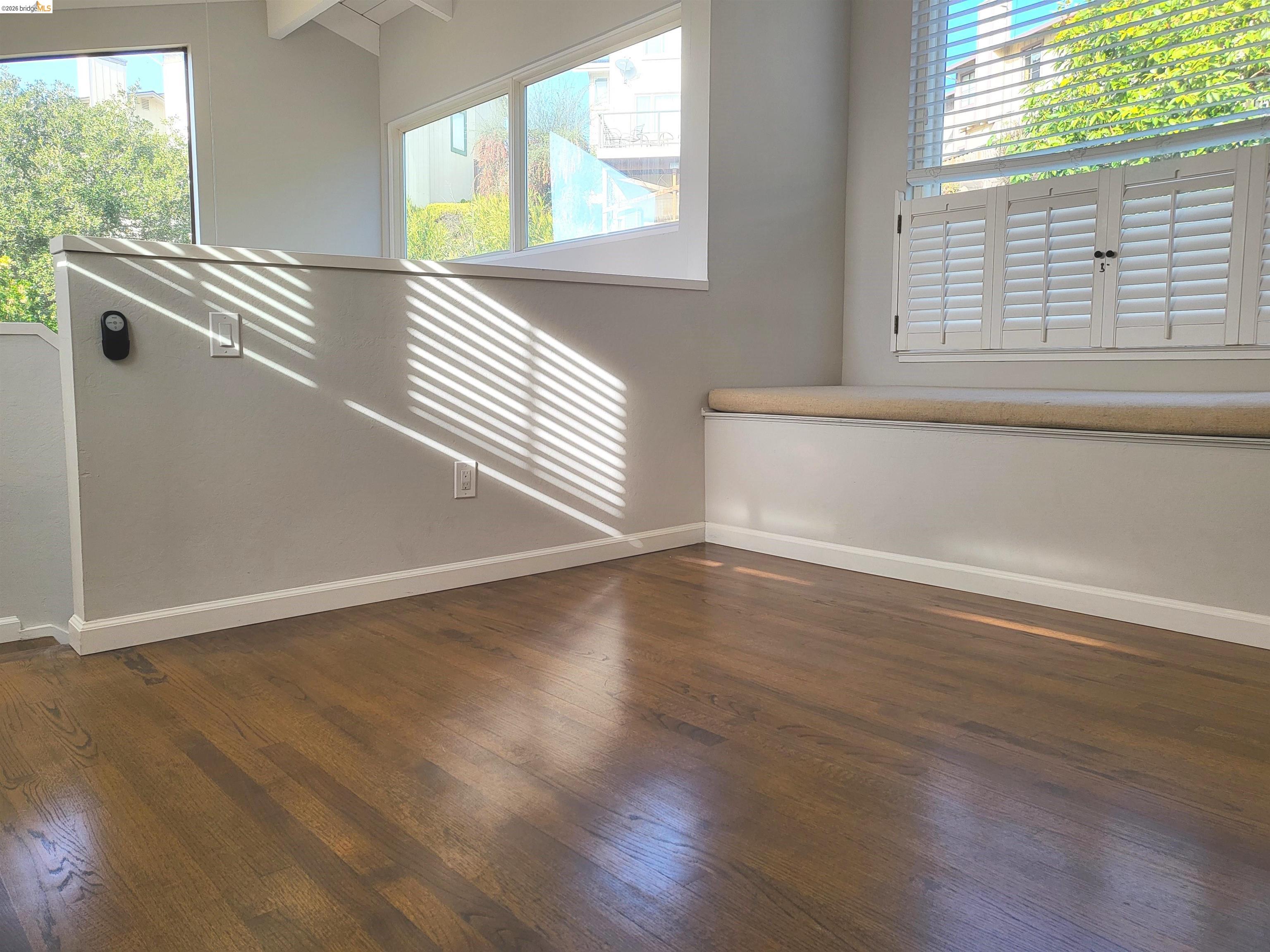 Detail Gallery Image 8 of 33 For 10 Sereno Cir, Oakland,  CA 94619 - 2 Beds | 2 Baths