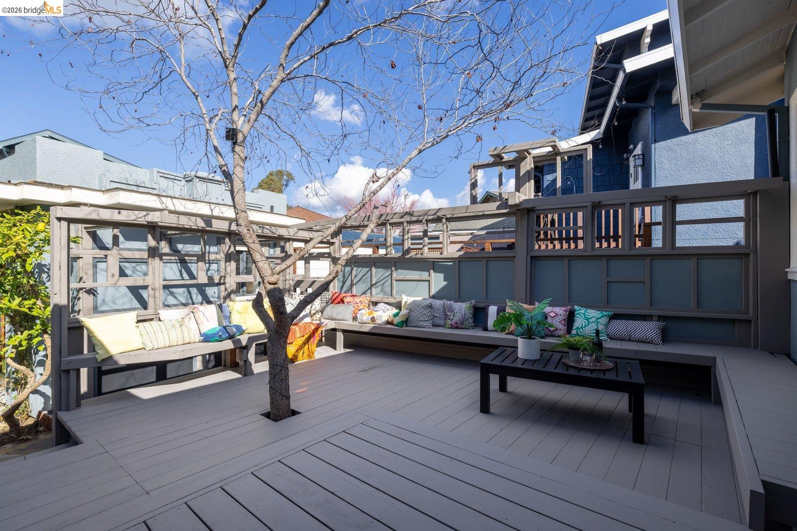 Detail Gallery Image 35 of 42 For 328 Glendale Avenue, Oakland,  CA 94618 - 3 Beds | 3 Baths