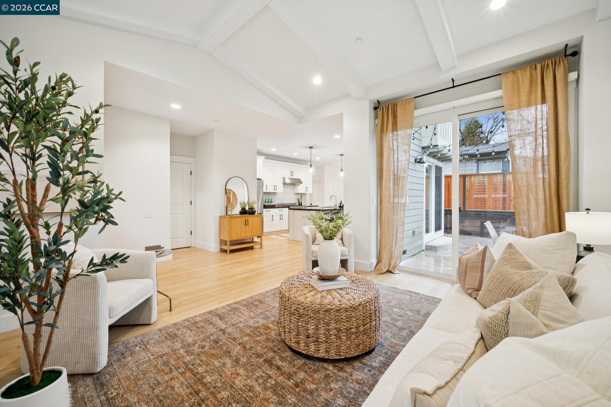 Detail Gallery Image 8 of 56 For 32 Crowley Pl, Walnut Creek,  CA 94597 - 3 Beds | 2/1 Baths