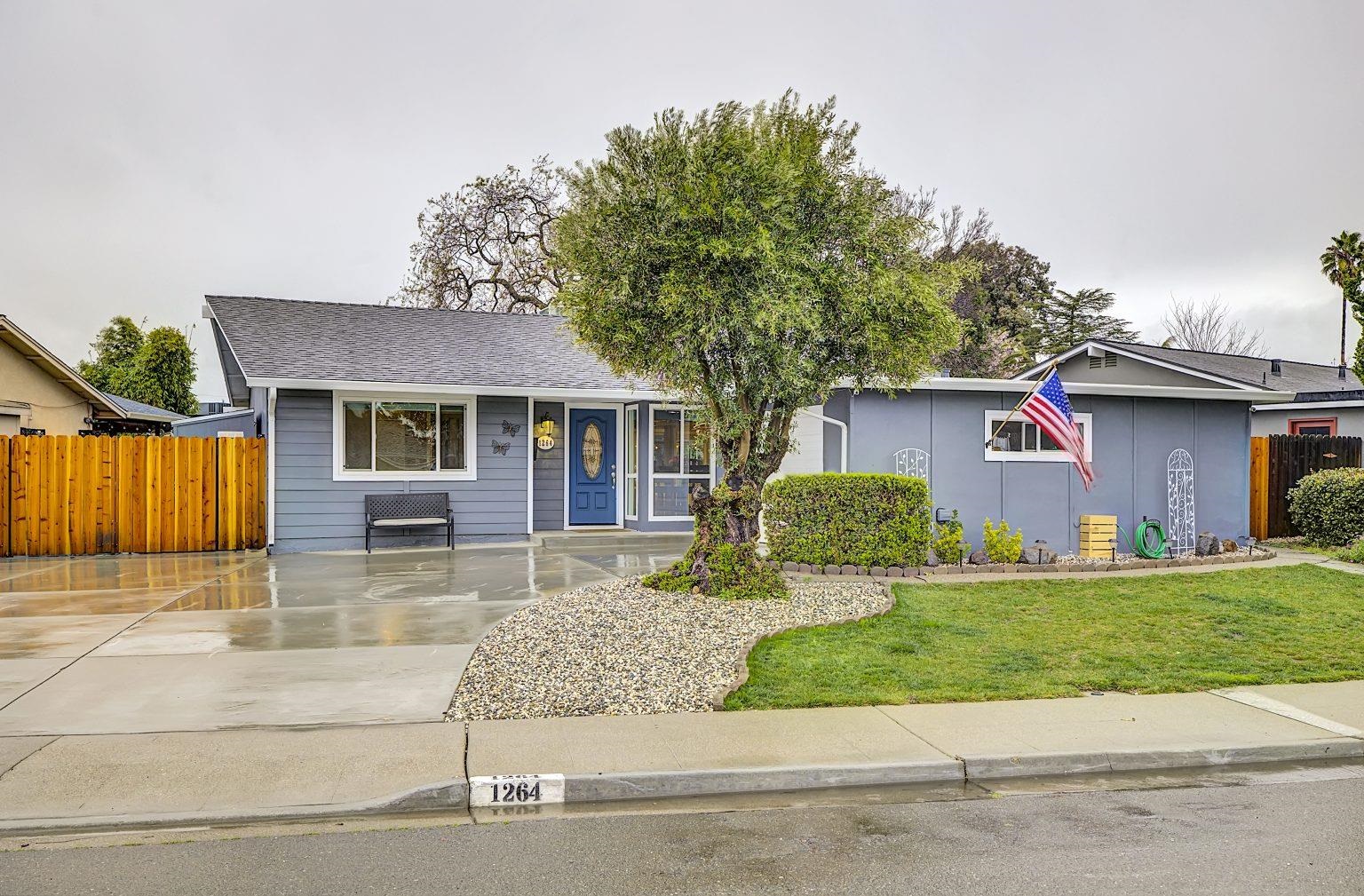 Detail Gallery Image 33 of 49 For 1264 Tulip Way, Livermore,  CA 94551 - 2 Beds | 2 Baths