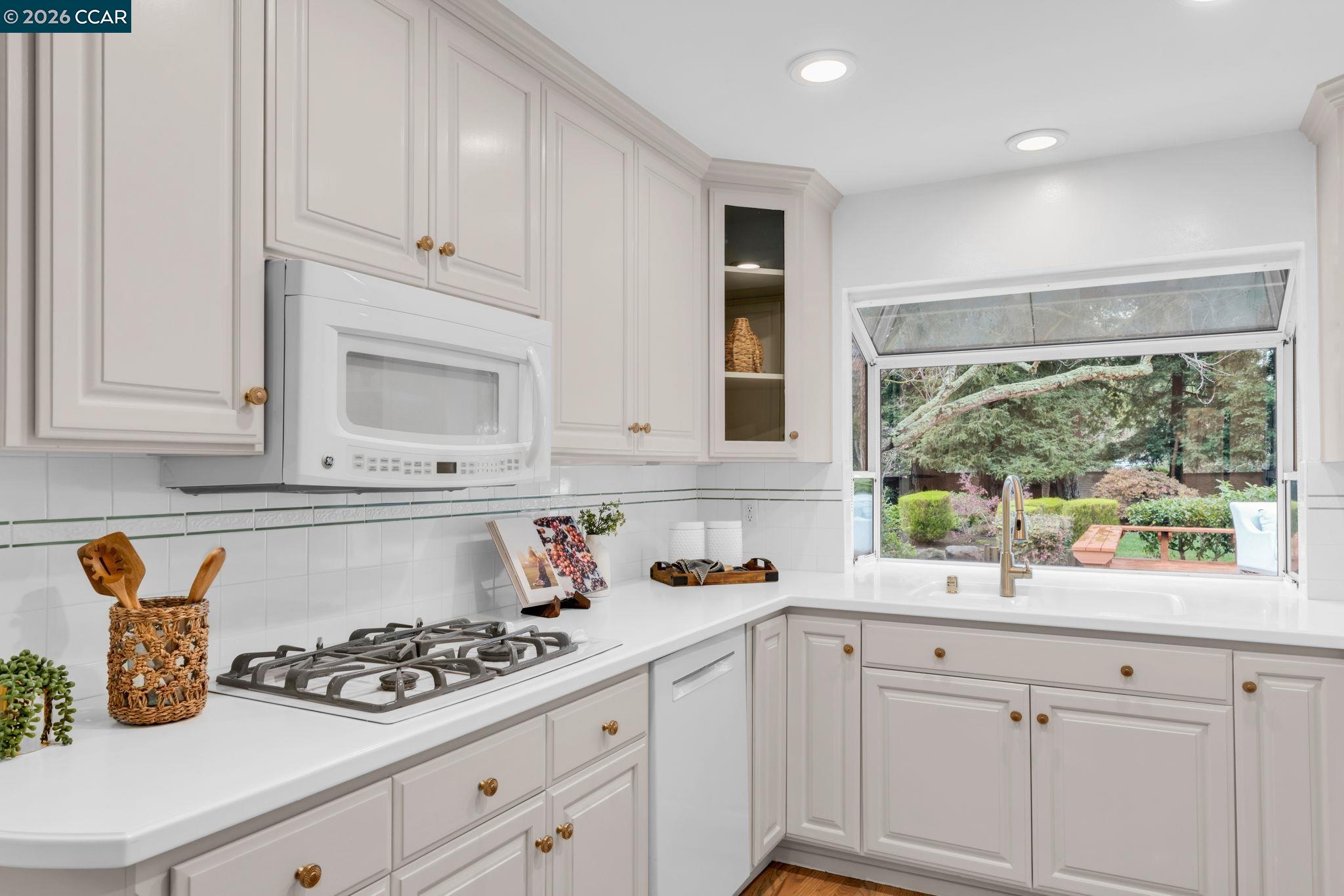 Detail Gallery Image 11 of 43 For 156 Santiago Drive, Danville,  CA 94526-1941 - 4 Beds | 2 Baths