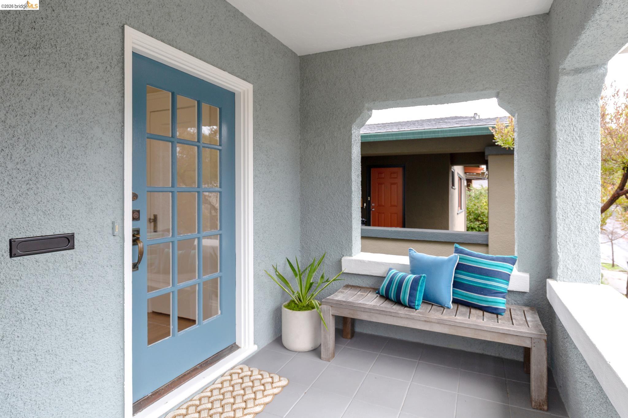 Detail Gallery Image 3 of 49 For 3533 Boston Ave, Oakland,  CA 94602 - 3 Beds | 2 Baths