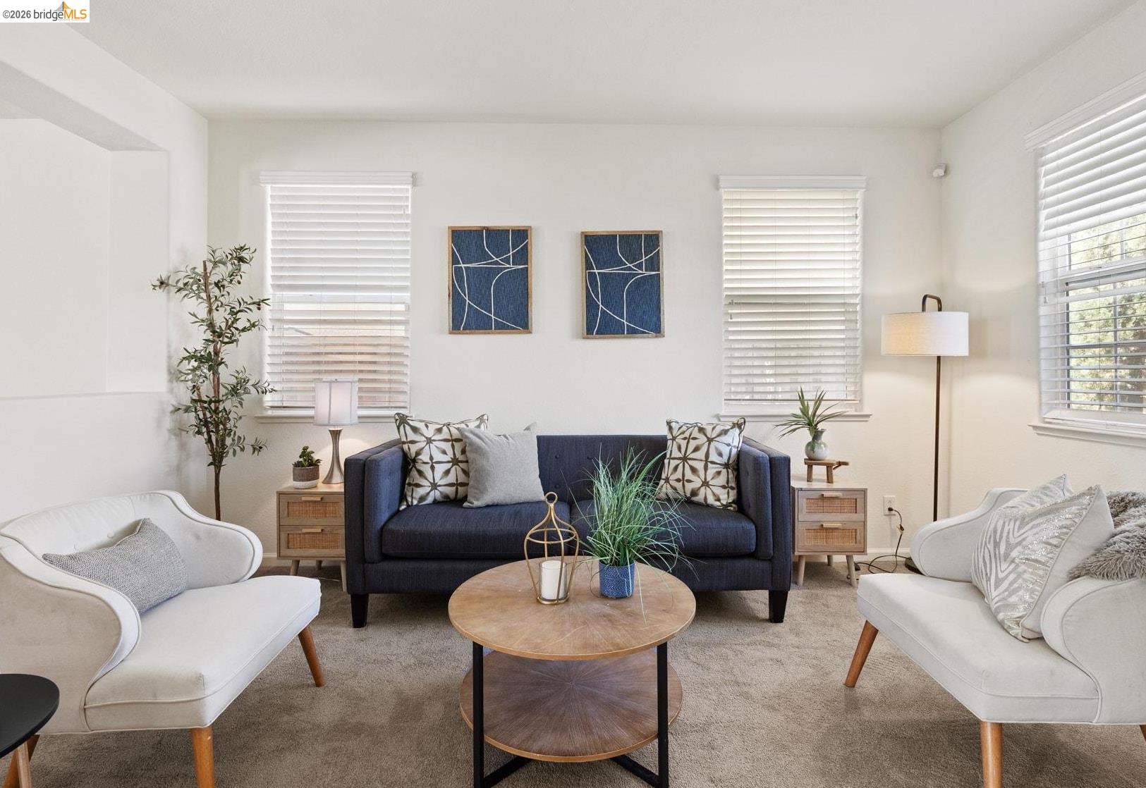 Detail Gallery Image 2 of 33 For 2242 Middlebury Way, Stockton,  CA 95212 - 4 Beds | 2/1 Baths