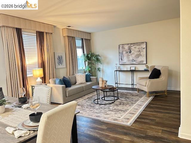 Detail Gallery Image 5 of 25 For 2242 Middlebury Way, Stockton,  CA 95212 - 4 Beds | 2/1 Baths