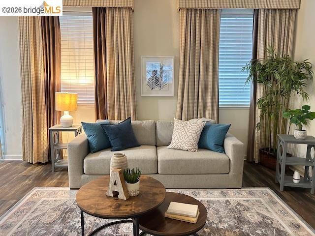 Detail Gallery Image 6 of 33 For 2242 Middlebury Way, Stockton,  CA 95212 - 4 Beds | 2/1 Baths