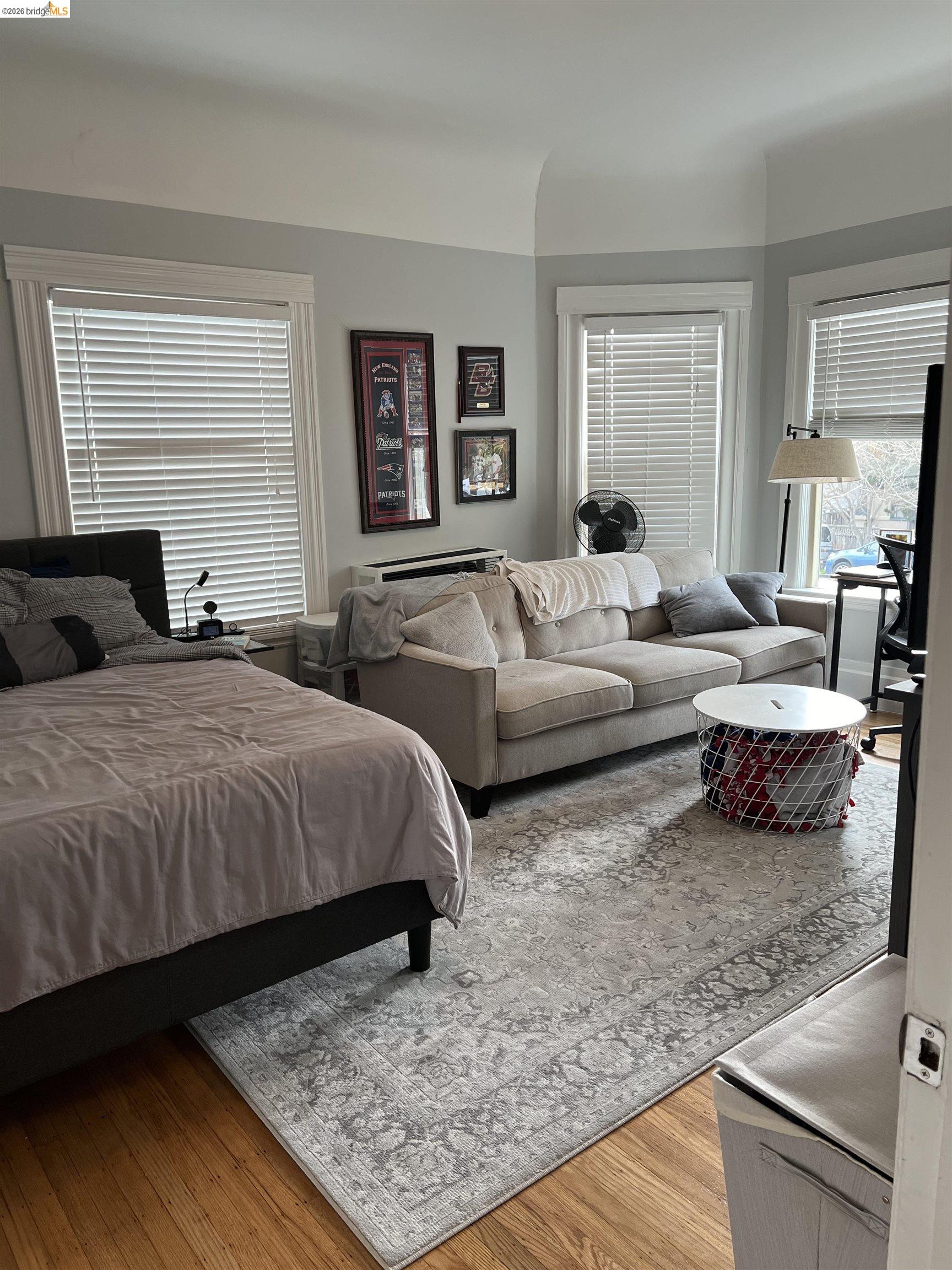 Front Image Thumbnail for EB41124462