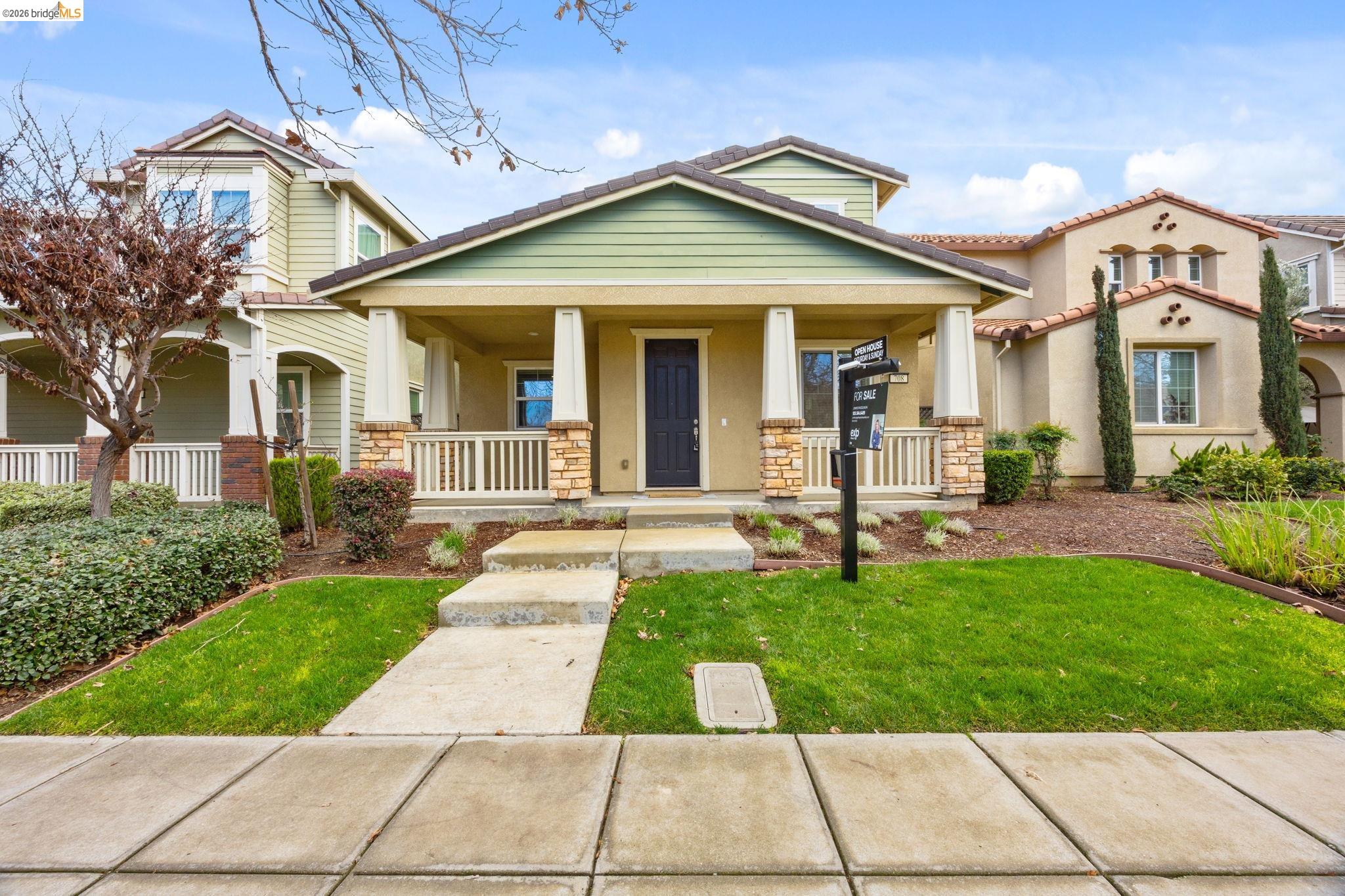 Detail Gallery Image 1 of 28 For 708 N Marquis Way, Mountain House,  CA 95391 - 3 Beds | 2/1 Baths