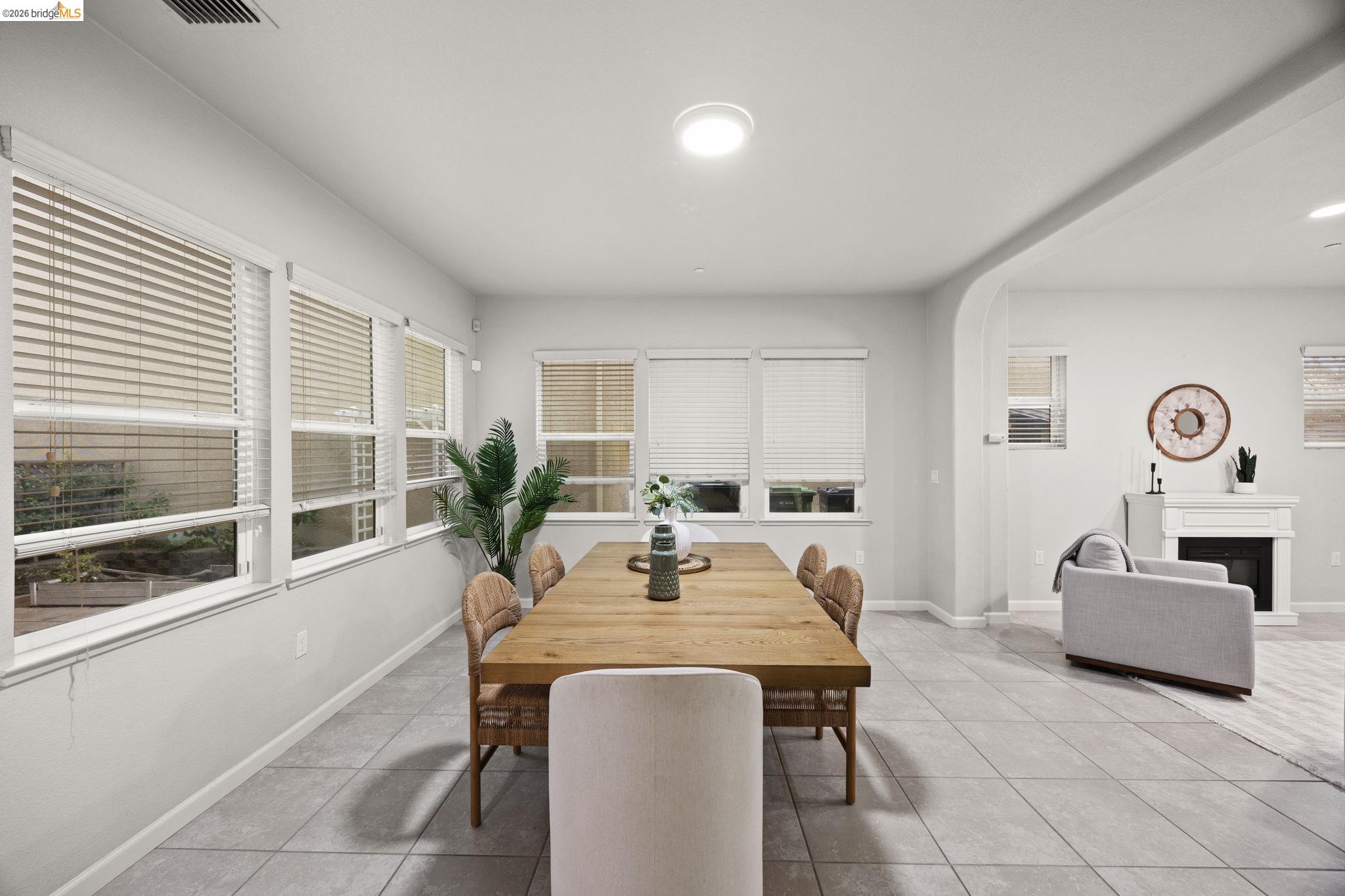 Detail Gallery Image 11 of 28 For 708 N Marquis Way, Mountain House,  CA 95391 - 3 Beds | 2/1 Baths