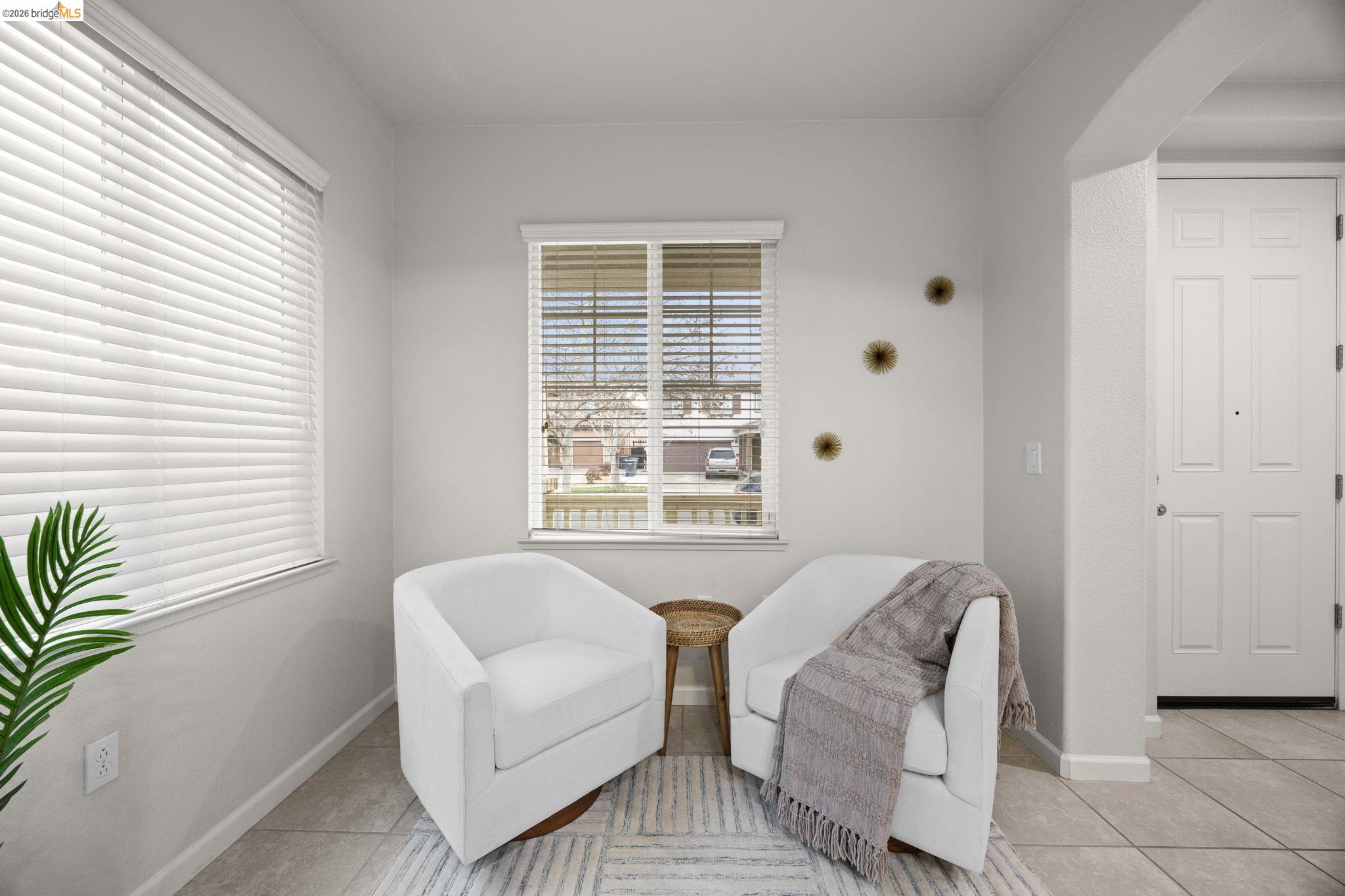 Detail Gallery Image 3 of 28 For 708 N Marquis Way, Mountain House,  CA 95391 - 3 Beds | 2/1 Baths