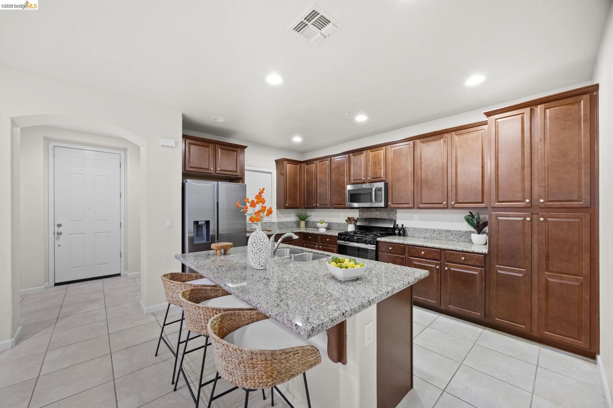 Detail Gallery Image 7 of 28 For 708 N Marquis Way, Mountain House,  CA 95391 - 3 Beds | 2/1 Baths