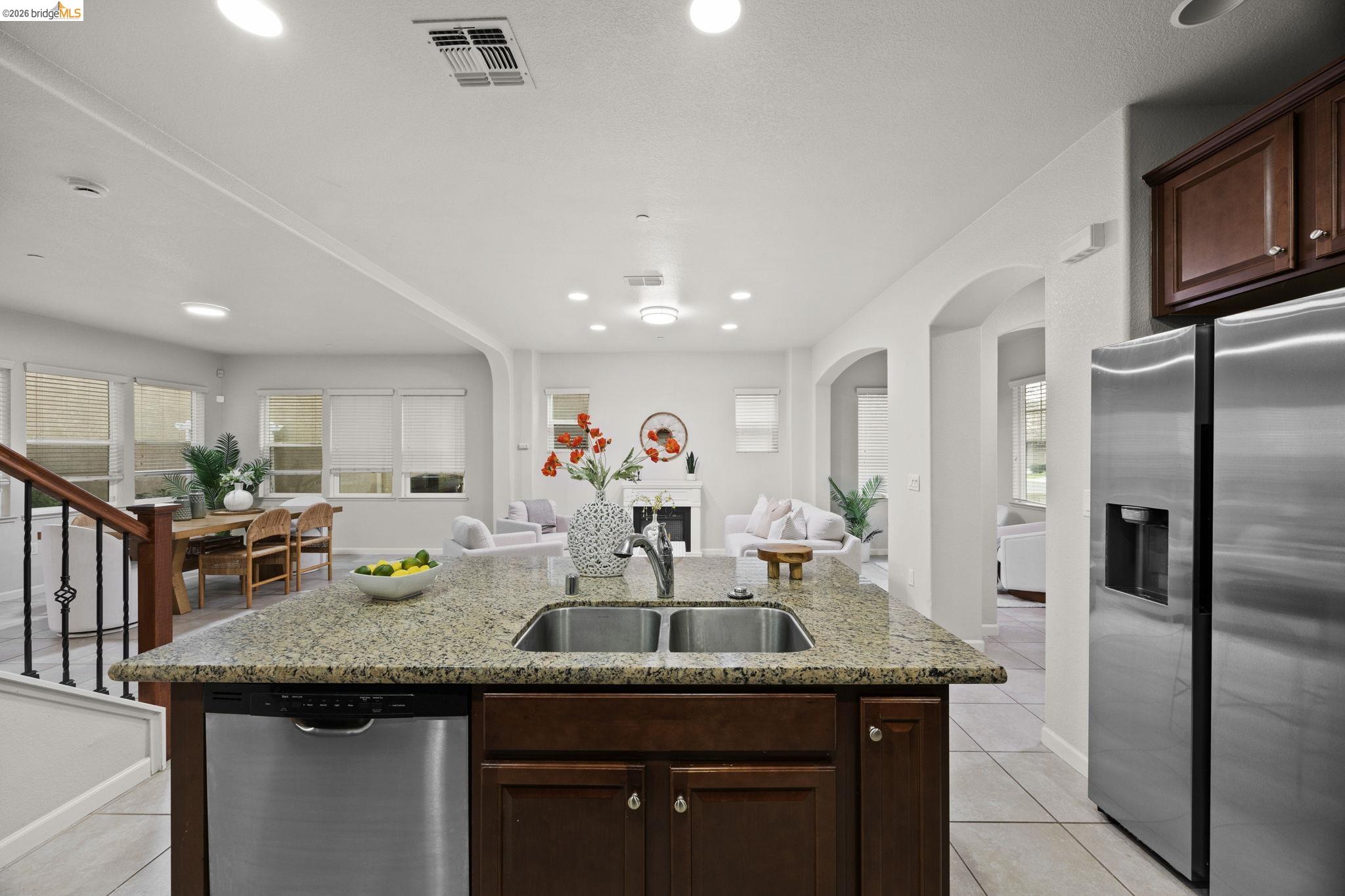 Detail Gallery Image 9 of 28 For 708 N Marquis Way, Mountain House,  CA 95391 - 3 Beds | 2/1 Baths