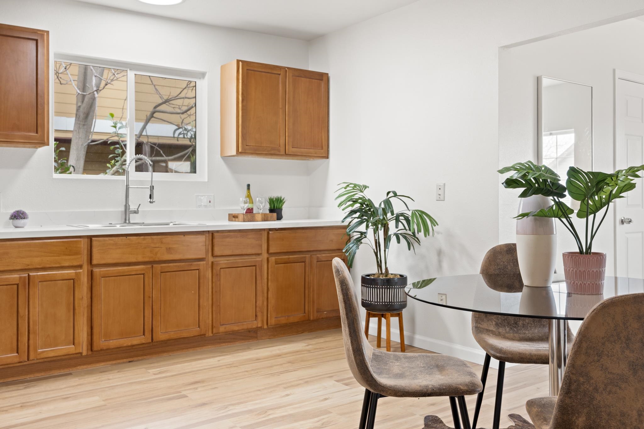 Detail Gallery Image 15 of 34 For 10306 Pippin St, Oakland,  CA 94603 - 3 Beds | 1/1 Baths