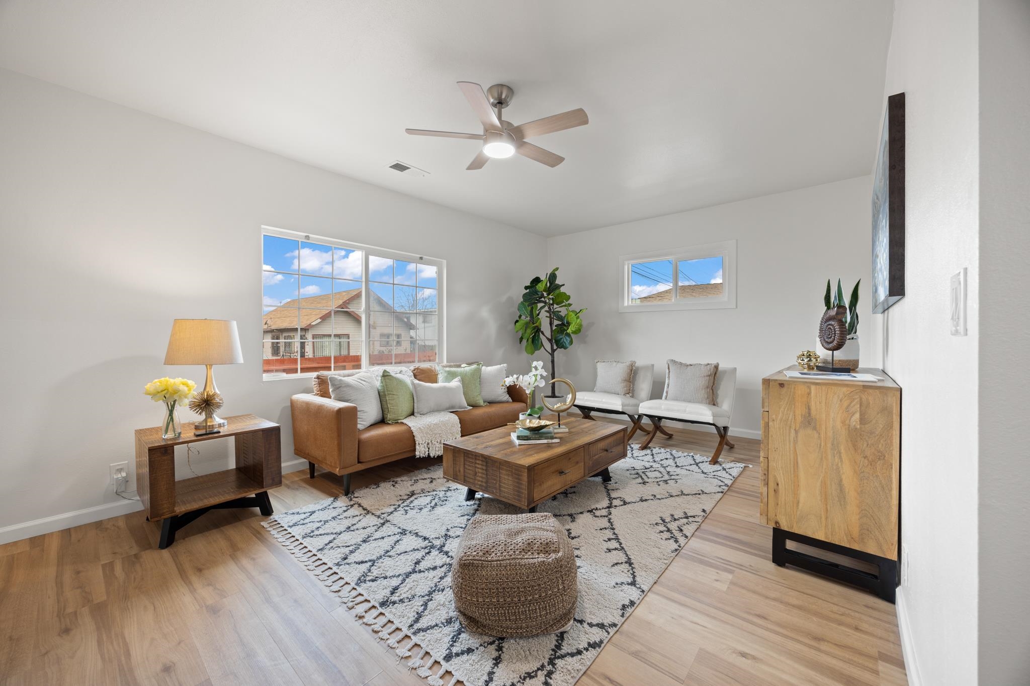 Detail Gallery Image 6 of 34 For 10306 Pippin St, Oakland,  CA 94603 - 3 Beds | 1/1 Baths