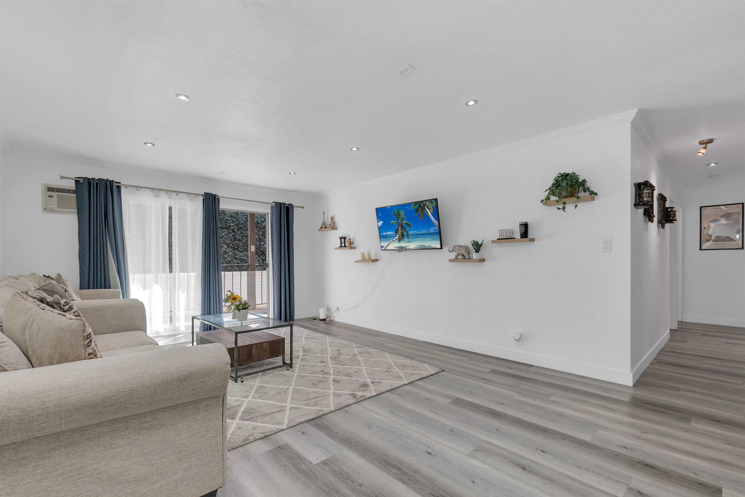 Photo #2: 41124467 Listing: Photo #2