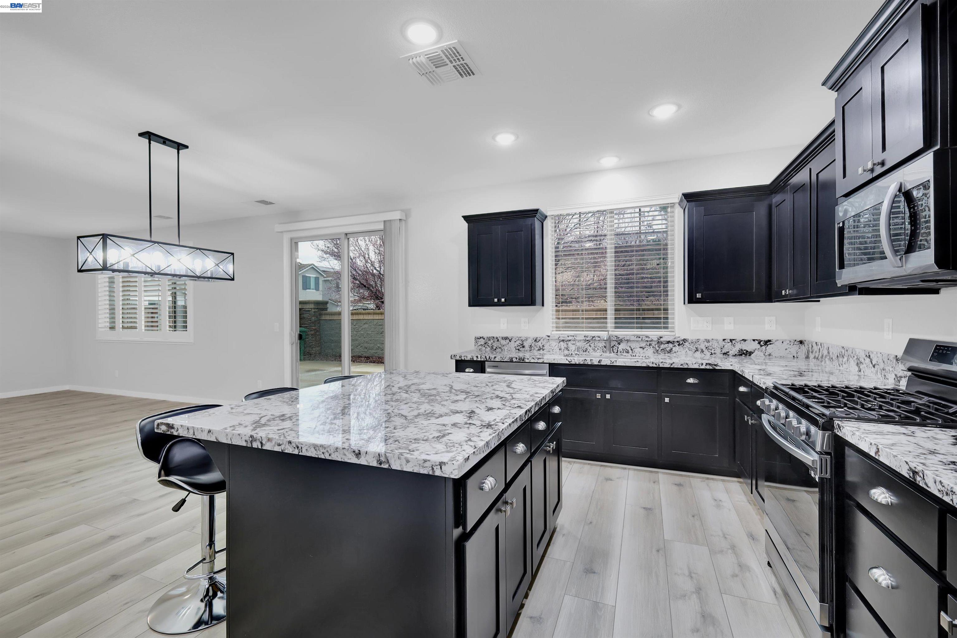 Detail Gallery Image 17 of 56 For 3223 Le Bourget Lane, Lincoln,  CA 95648 - 4 Beds | 3 Baths