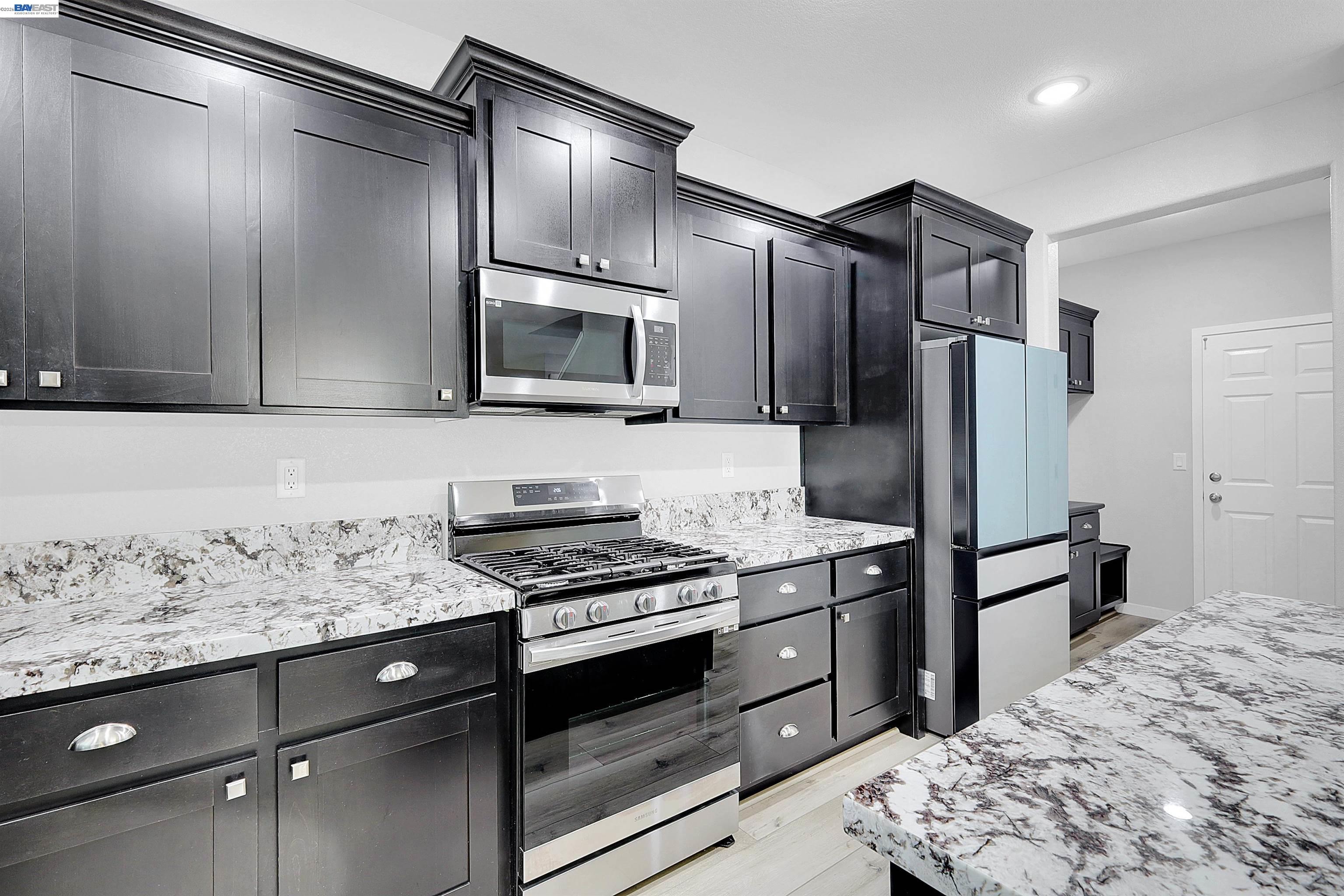 Detail Gallery Image 20 of 56 For 3223 Le Bourget Lane, Lincoln,  CA 95648 - 4 Beds | 3 Baths