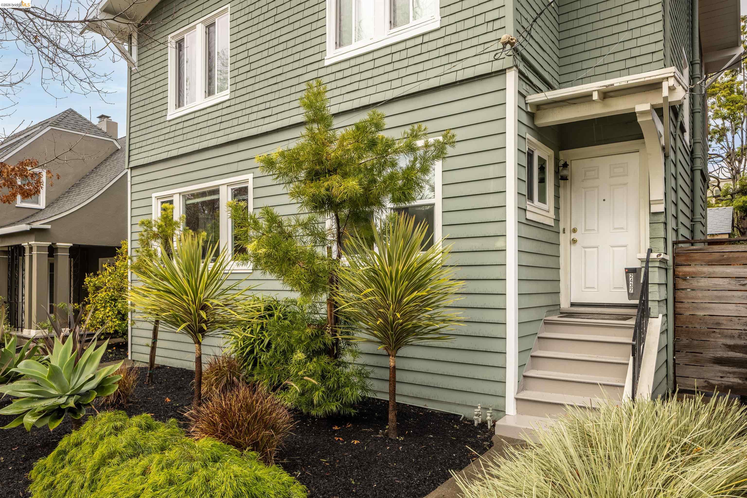 Detail Gallery Image 10 of 12 For 2935 Florence, Berkeley,  CA 94705 - – Beds | – Baths