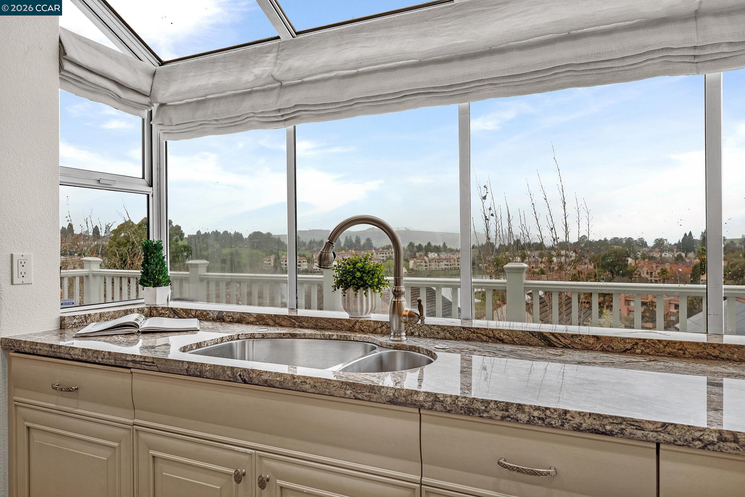 Detail Gallery Image 13 of 53 For 425 Donner Way, San Ramon,  CA 94582 - 3 Beds | 2/1 Baths