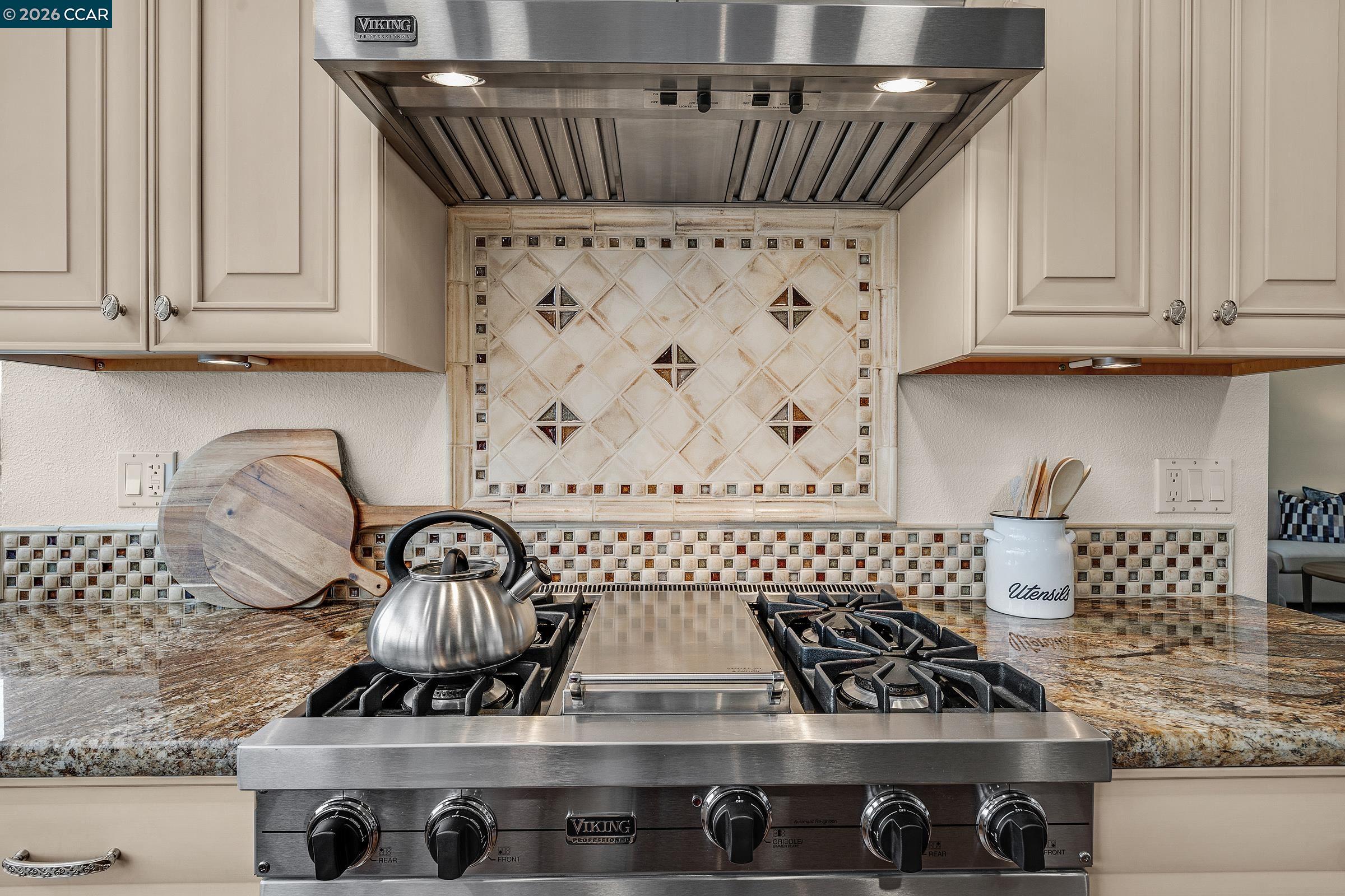 Detail Gallery Image 10 of 53 For 425 Donner Way, San Ramon,  CA 94582 - 3 Beds | 2/1 Baths