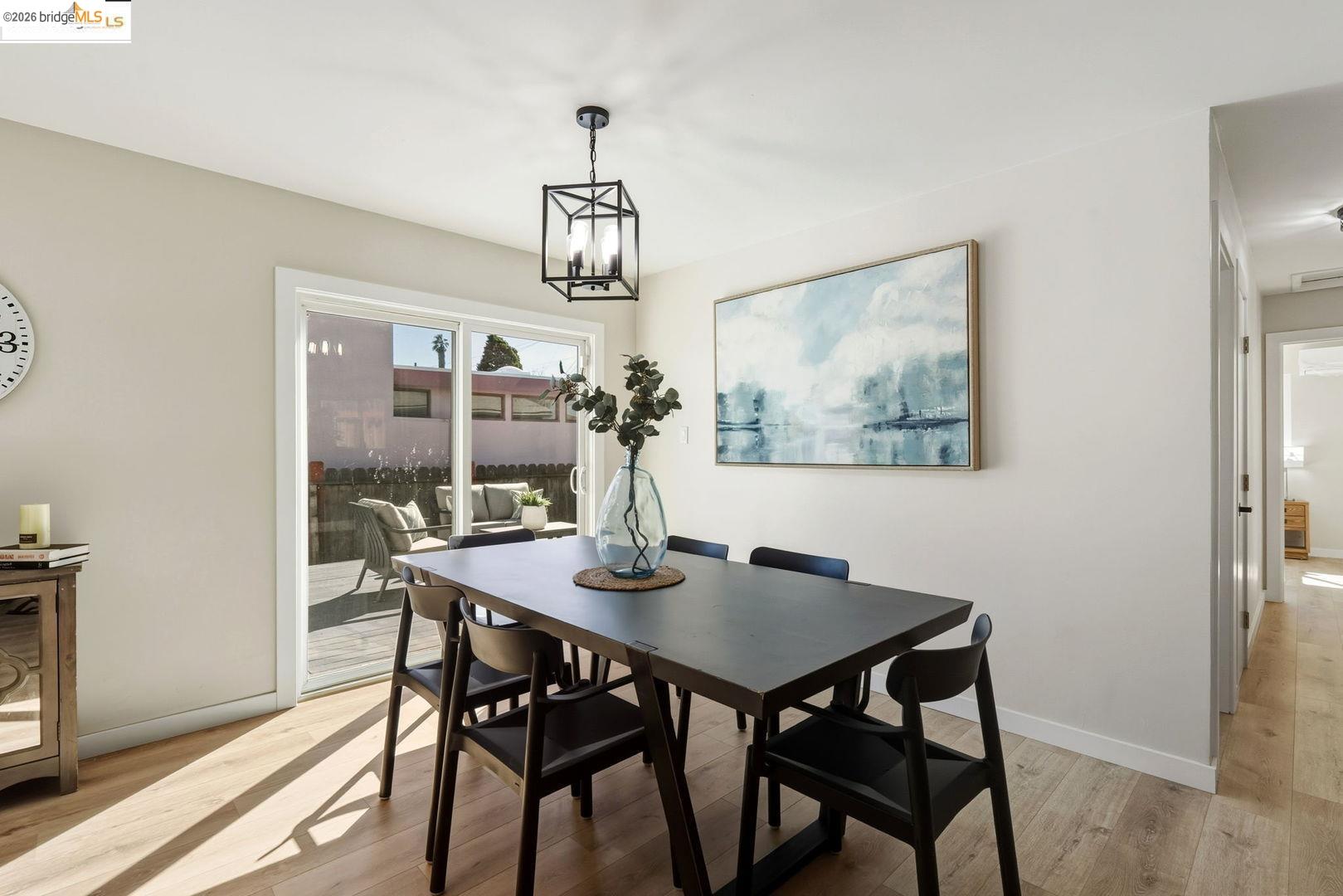 Detail Gallery Image 8 of 26 For 2956 Mullens Dr, Richmond,  CA 94806 - 3 Beds | 2 Baths