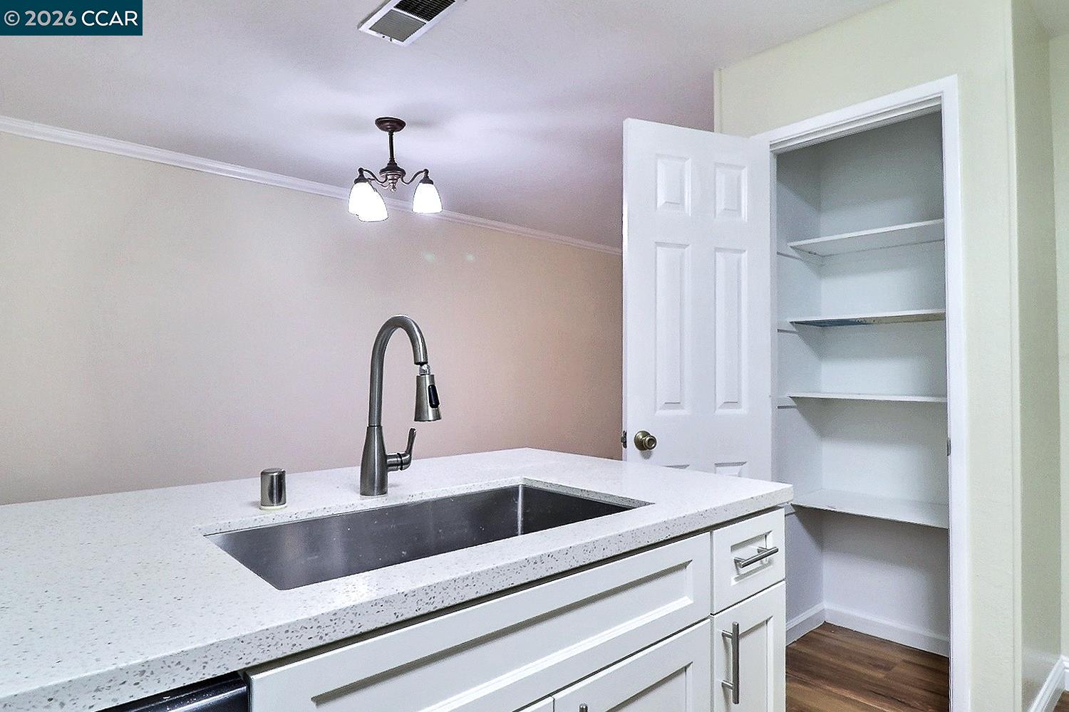 Detail Gallery Image 14 of 46 For 116 Woodview Ct, Martinez,  CA 94553 - 3 Beds | 2 Baths