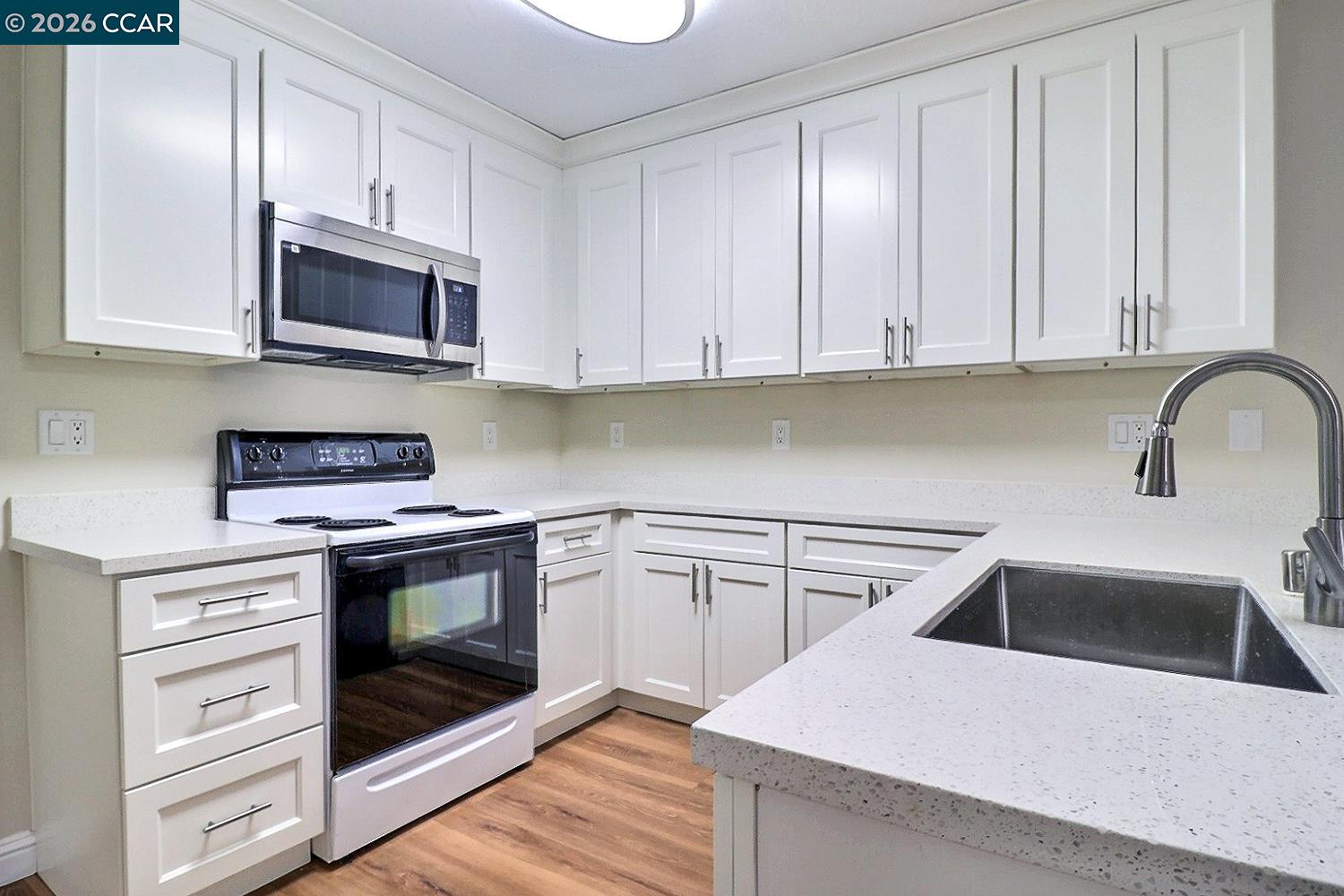 Detail Gallery Image 15 of 46 For 116 Woodview Ct, Martinez,  CA 94553 - 3 Beds | 2 Baths