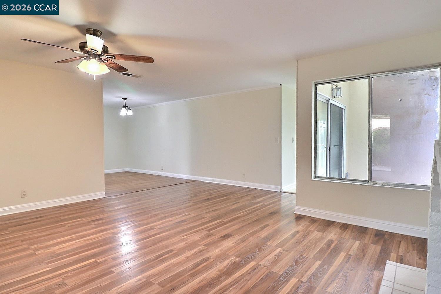 Detail Gallery Image 3 of 46 For 116 Woodview Ct, Martinez,  CA 94553 - 3 Beds | 2 Baths