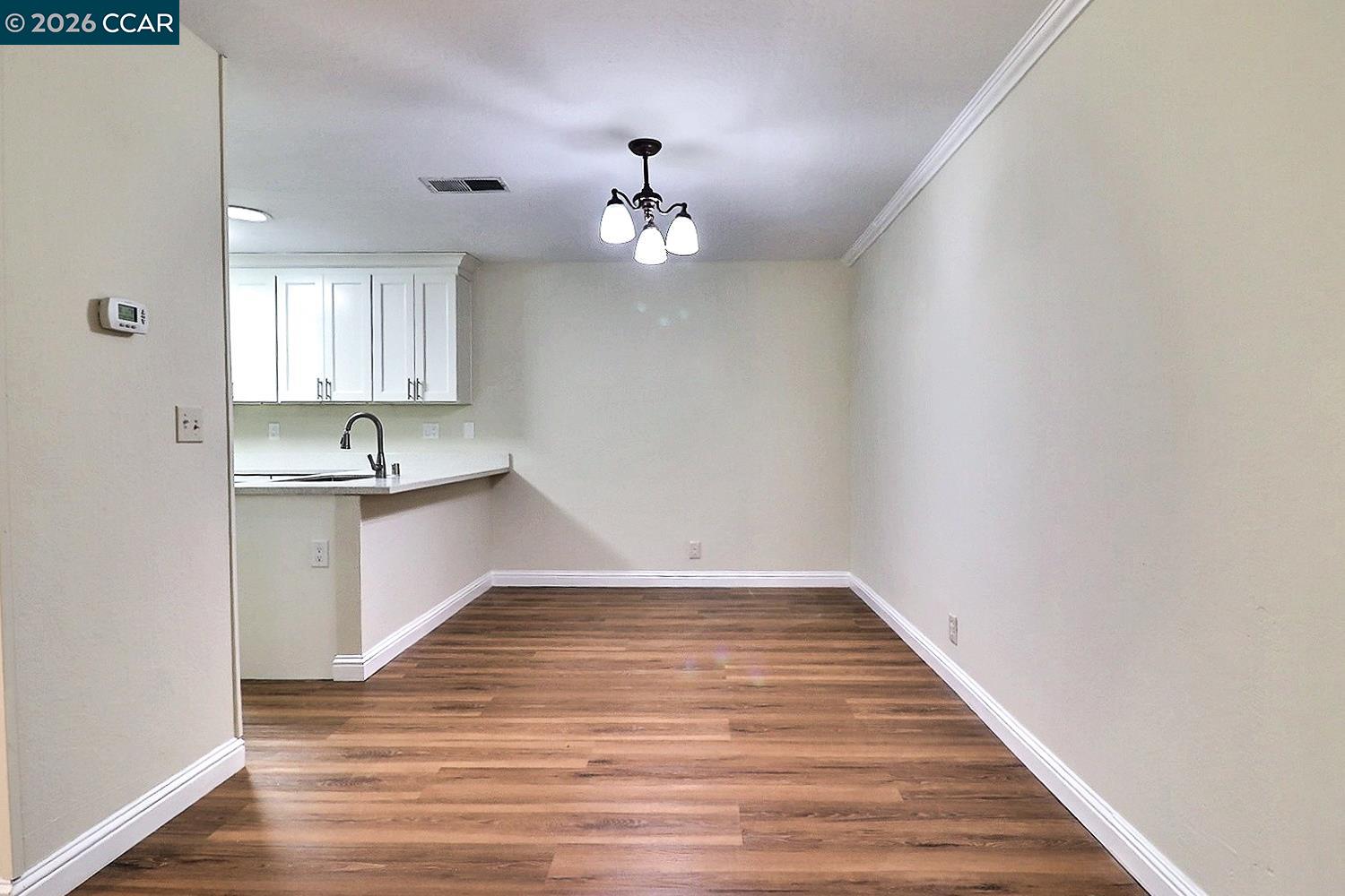 Detail Gallery Image 8 of 46 For 116 Woodview Ct, Martinez,  CA 94553 - 3 Beds | 2 Baths