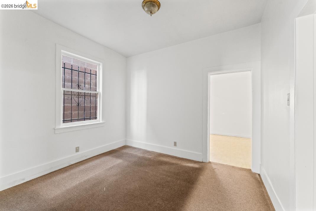 Detail Gallery Image 10 of 20 For 811 W Grand Ave, Oakland,  CA 94607 - – Beds | – Baths