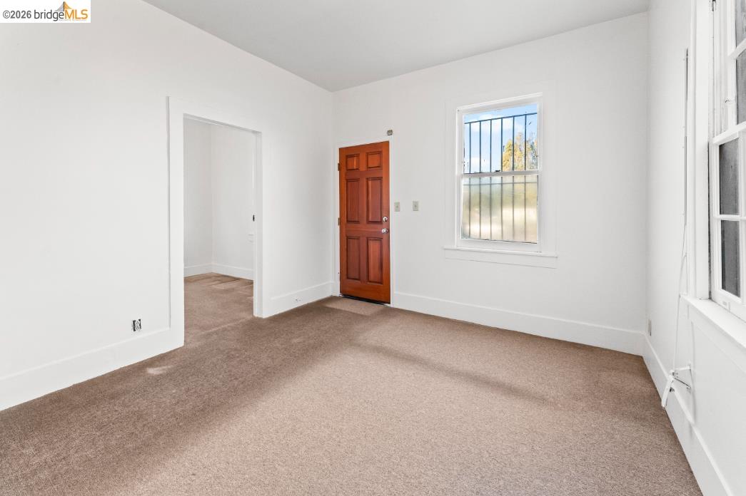 Detail Gallery Image 11 of 20 For 811 W Grand Ave, Oakland,  CA 94607 - – Beds | – Baths