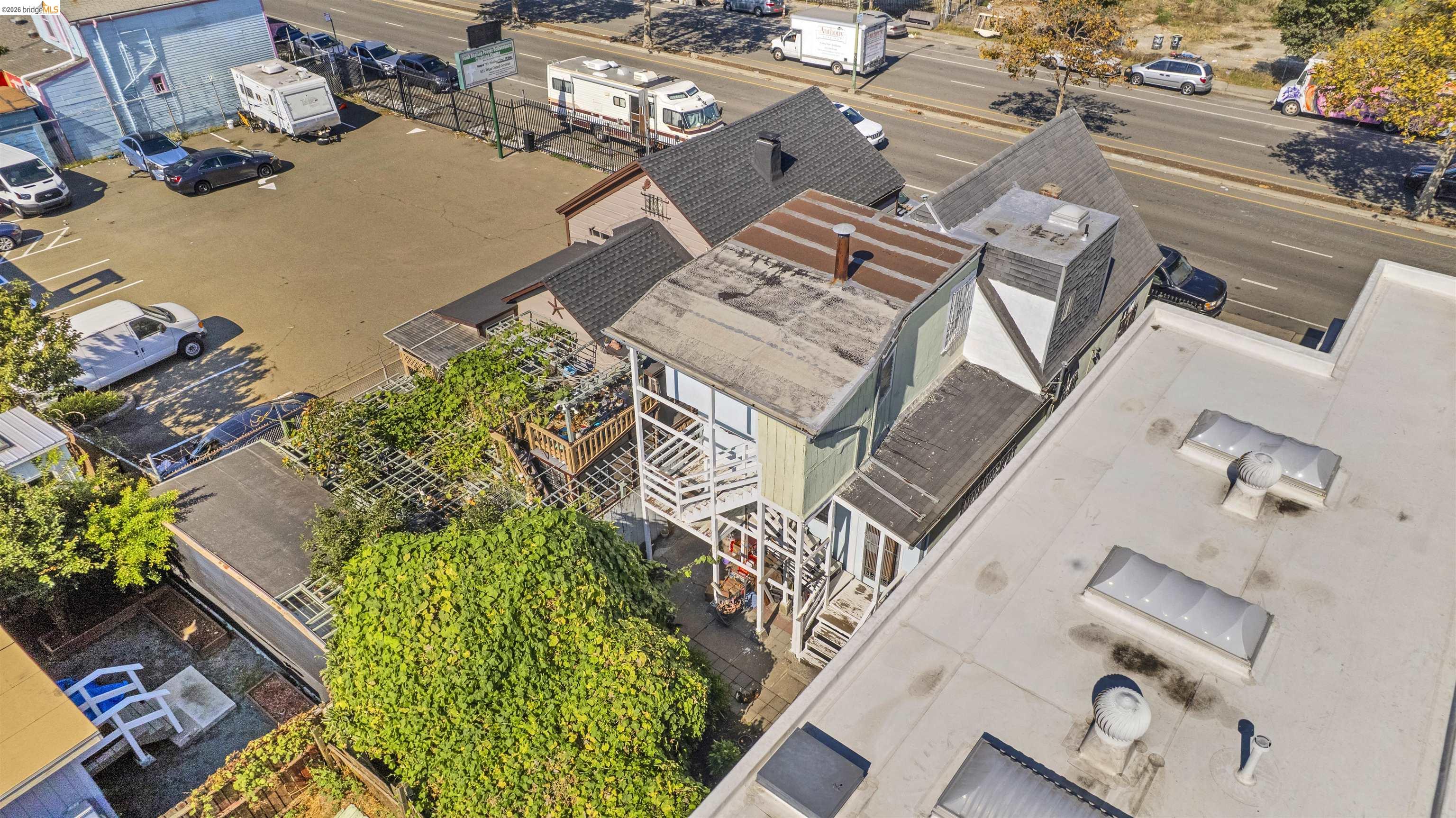 Detail Gallery Image 18 of 20 For 811 W Grand Ave, Oakland,  CA 94607 - – Beds | – Baths