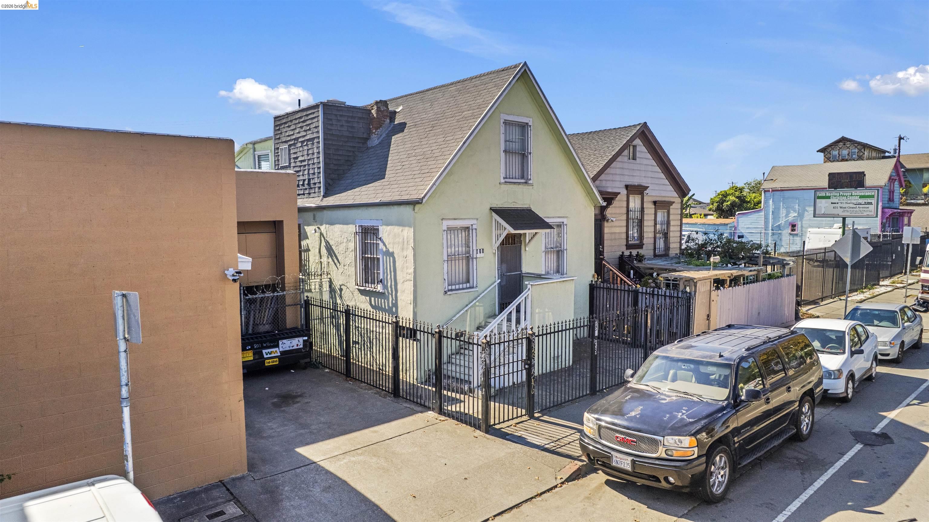 Detail Gallery Image 20 of 20 For 811 W Grand Ave, Oakland,  CA 94607 - – Beds | – Baths