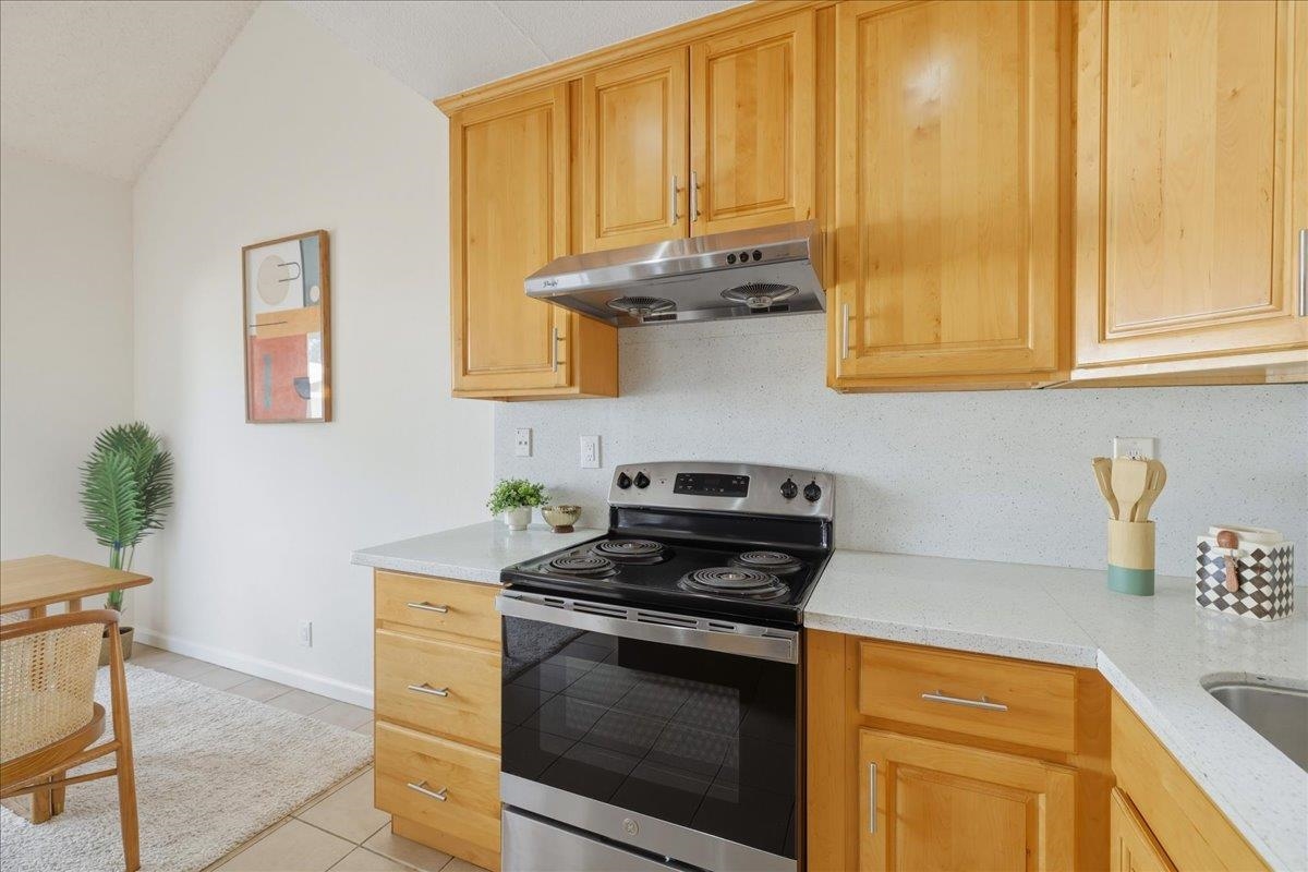 Detail Gallery Image 14 of 45 For 542 White Fir Dr, San Leandro,  CA 94577 - 3 Beds | 2/1 Baths