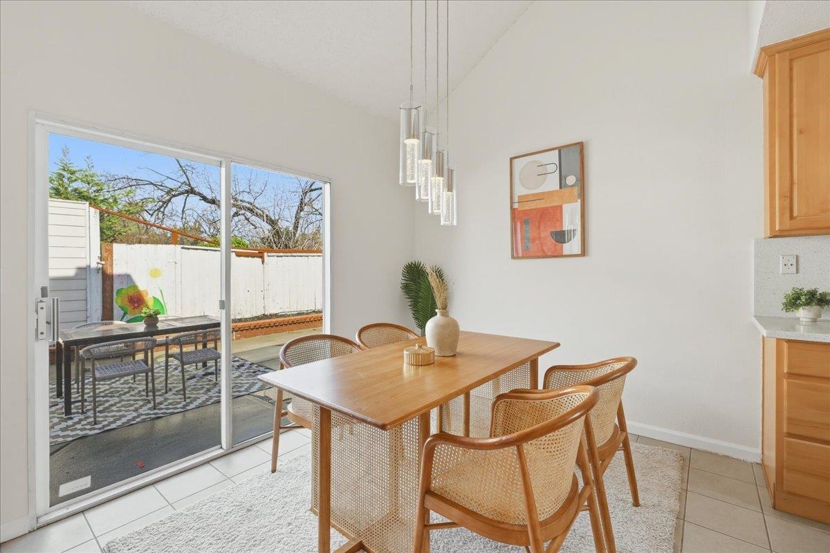 Detail Gallery Image 8 of 45 For 542 White Fir Dr, San Leandro,  CA 94577 - 3 Beds | 2/1 Baths