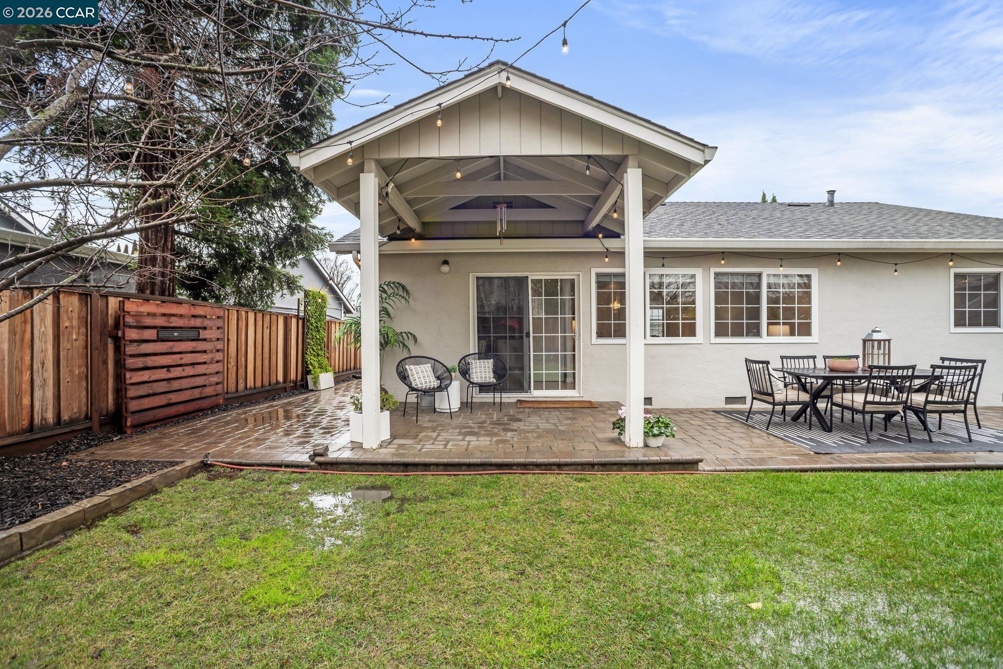 Detail Gallery Image 23 of 36 For 880 Madigan Ave, Concord,  CA 94518 - 3 Beds | 2 Baths