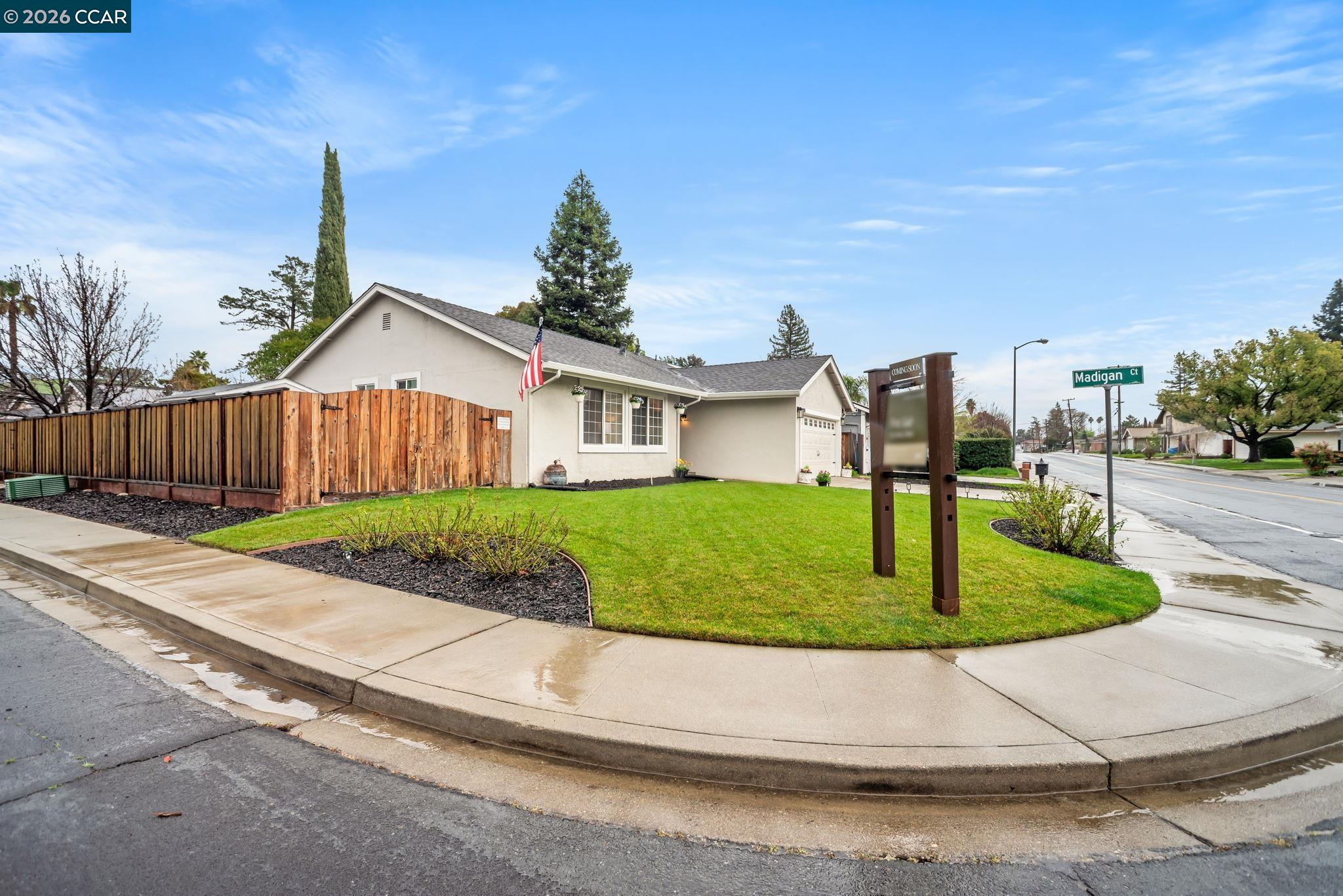 Detail Gallery Image 28 of 36 For 880 Madigan Ave, Concord,  CA 94518 - 3 Beds | 2 Baths