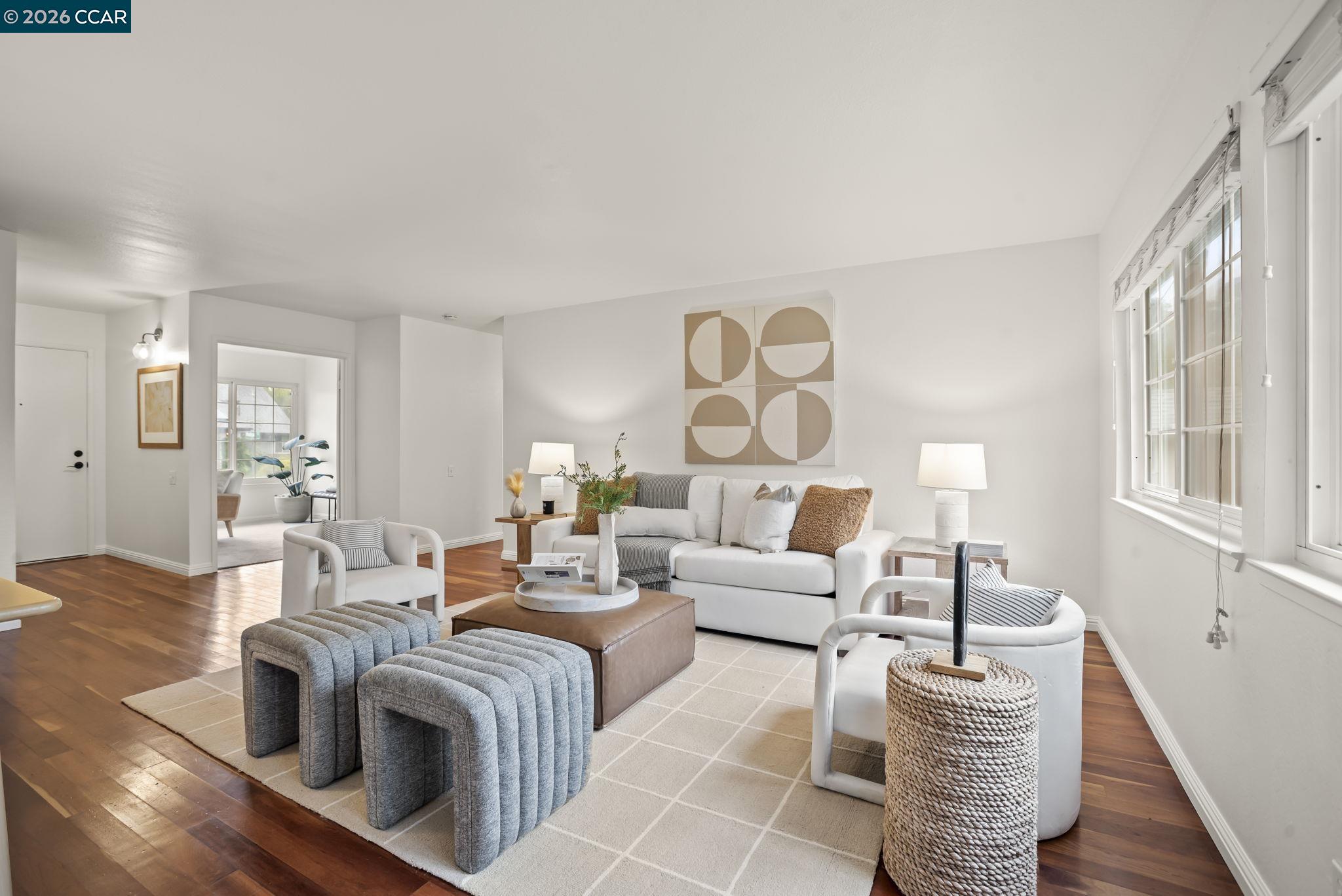 Detail Gallery Image 4 of 36 For 880 Madigan Ave, Concord,  CA 94518 - 3 Beds | 2 Baths