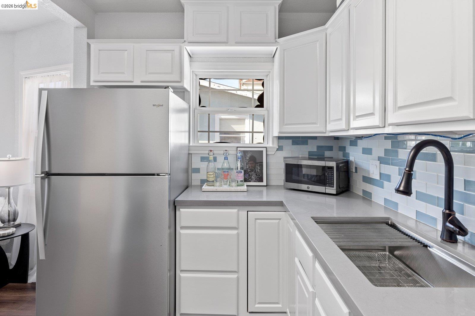 Detail Gallery Image 15 of 27 For 1082 16th St, Oakland,  CA 94607 - 2 Beds | 1 Baths