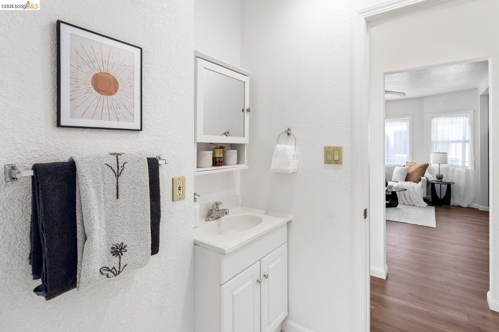 Detail Gallery Image 20 of 27 For 1082 16th St, Oakland,  CA 94607 - 2 Beds | 1 Baths