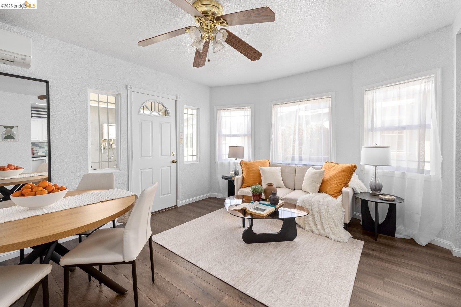 Detail Gallery Image 9 of 27 For 1082 16th St, Oakland,  CA 94607 - 2 Beds | 1 Baths