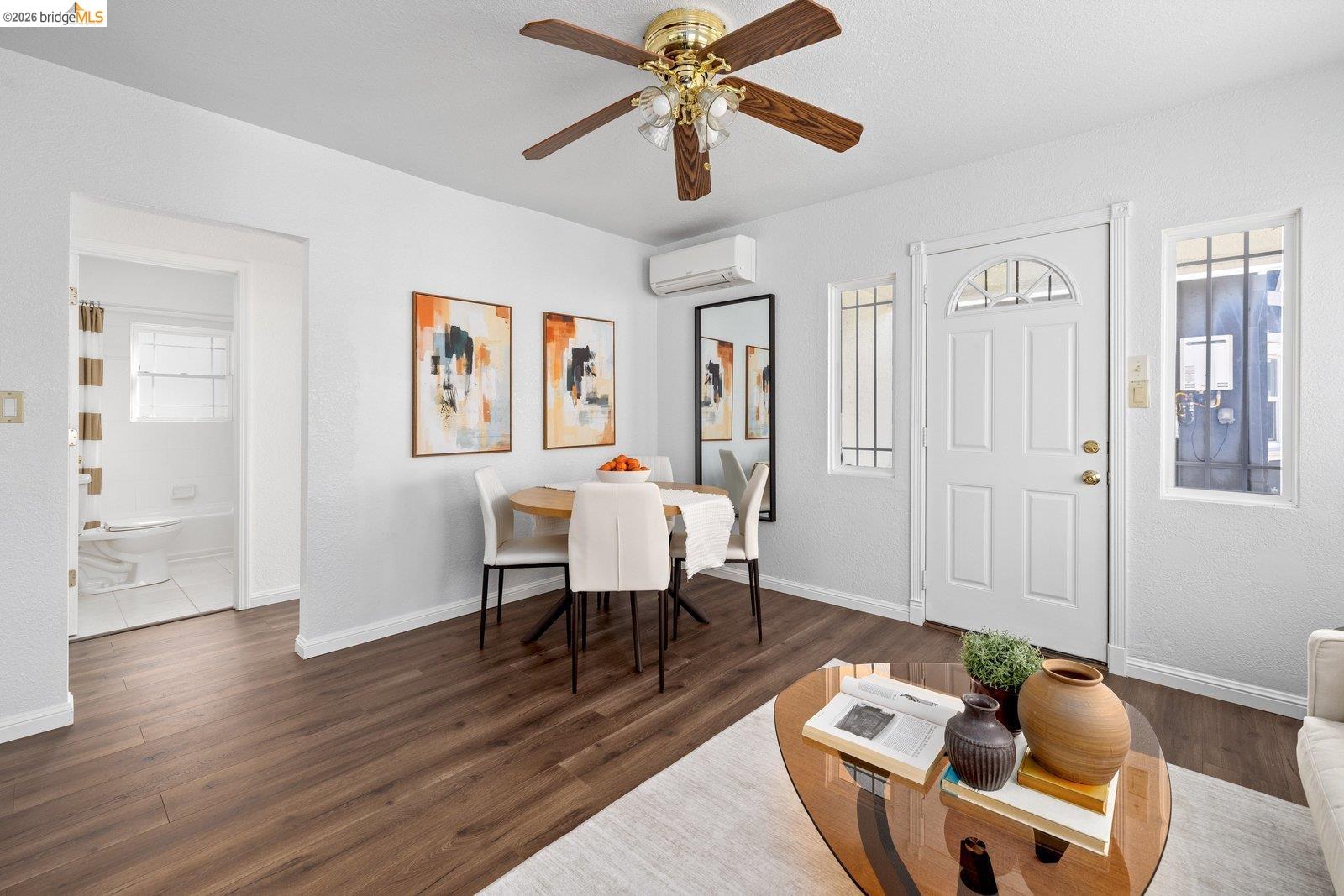 Detail Gallery Image 10 of 27 For 1082 16th St, Oakland,  CA 94607 - 2 Beds | 1 Baths