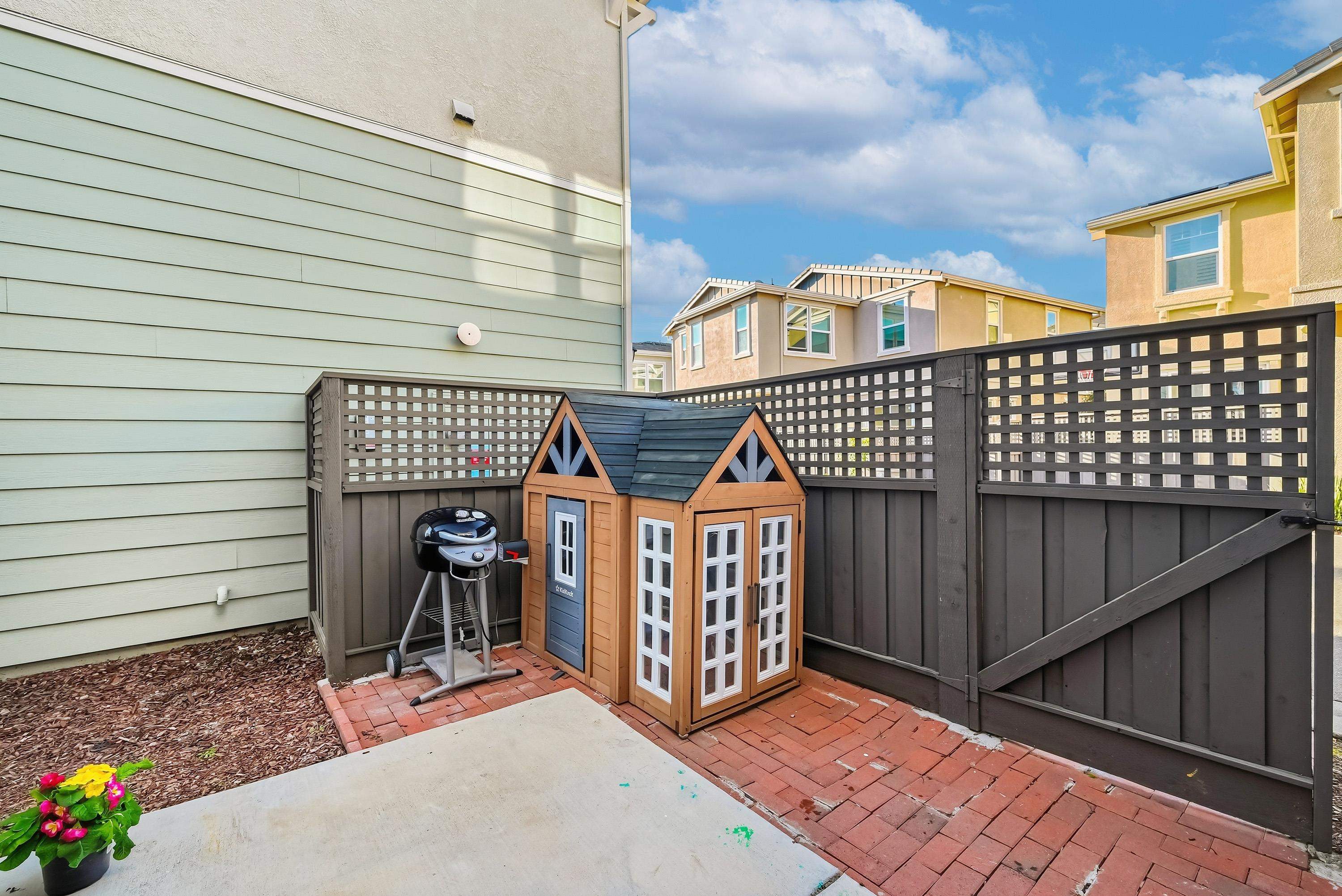 Detail Gallery Image 30 of 38 For 2933 Stringham Way, Dublin,  CA 94568 - 4 Beds | 2/1 Baths