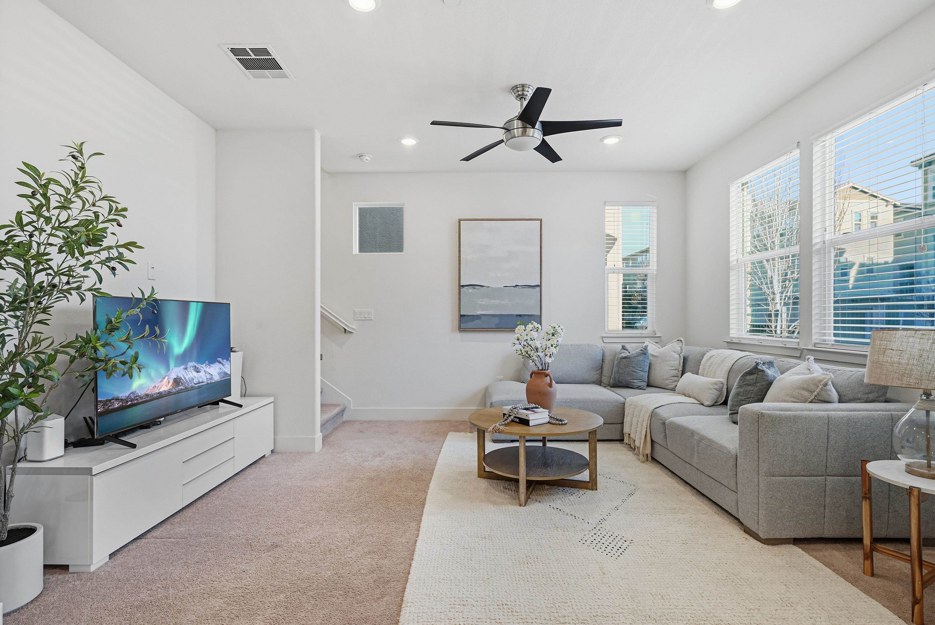 Detail Gallery Image 4 of 38 For 2933 Stringham Way, Dublin,  CA 94568 - 4 Beds | 2/1 Baths