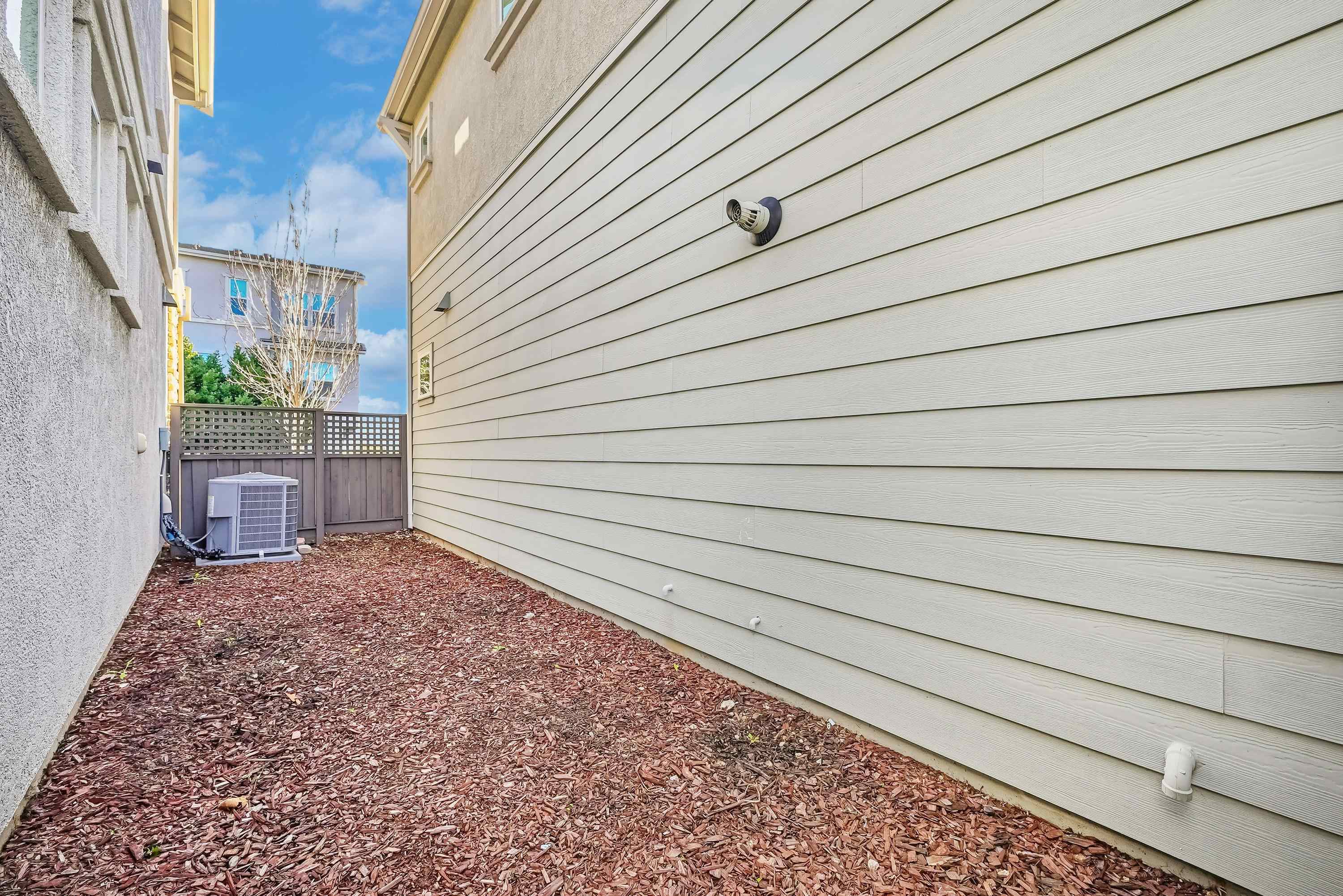 Detail Gallery Image 31 of 38 For 2933 Stringham Way, Dublin,  CA 94568 - 4 Beds | 2/1 Baths