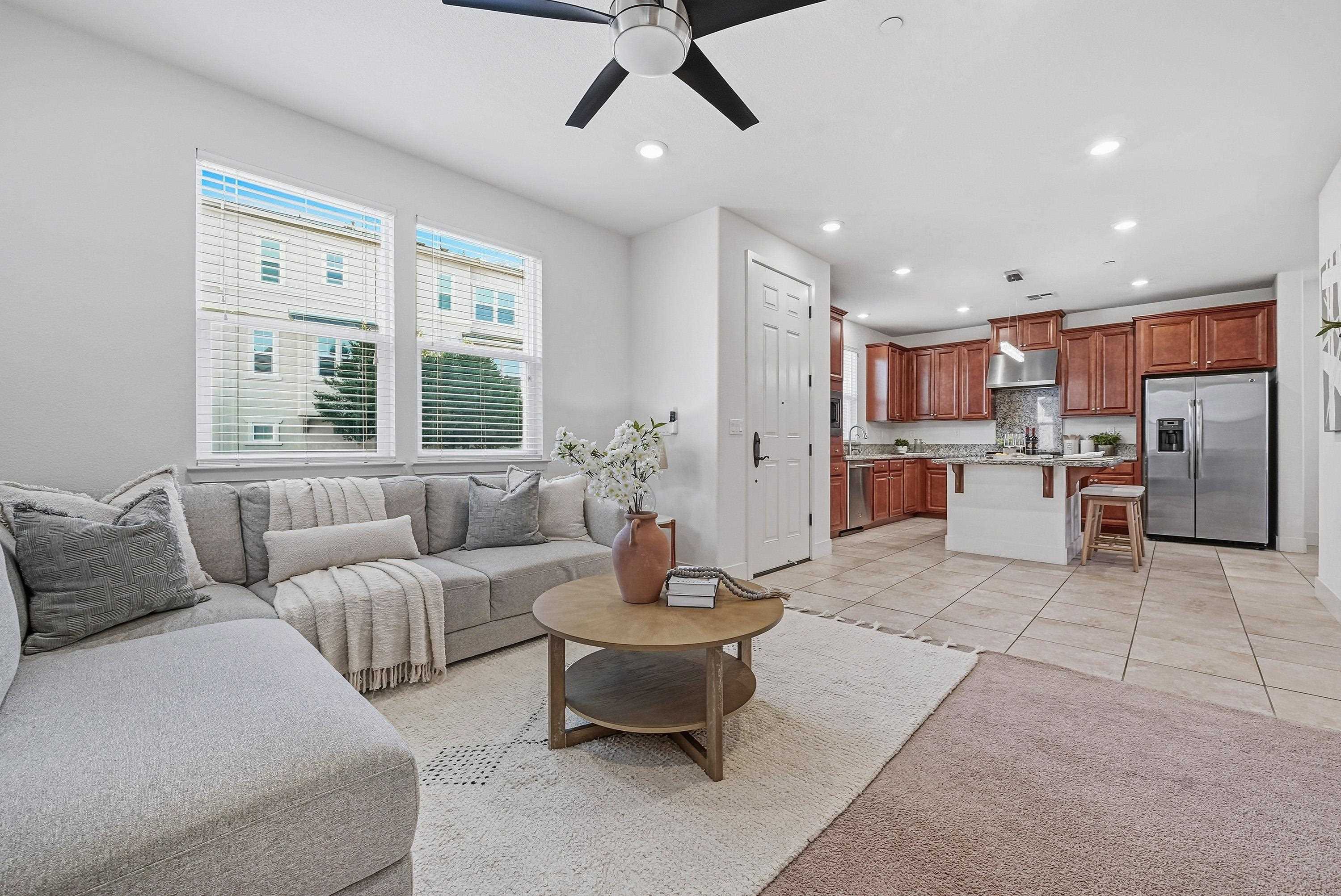 Detail Gallery Image 6 of 38 For 2933 Stringham Way, Dublin,  CA 94568 - 4 Beds | 2/1 Baths